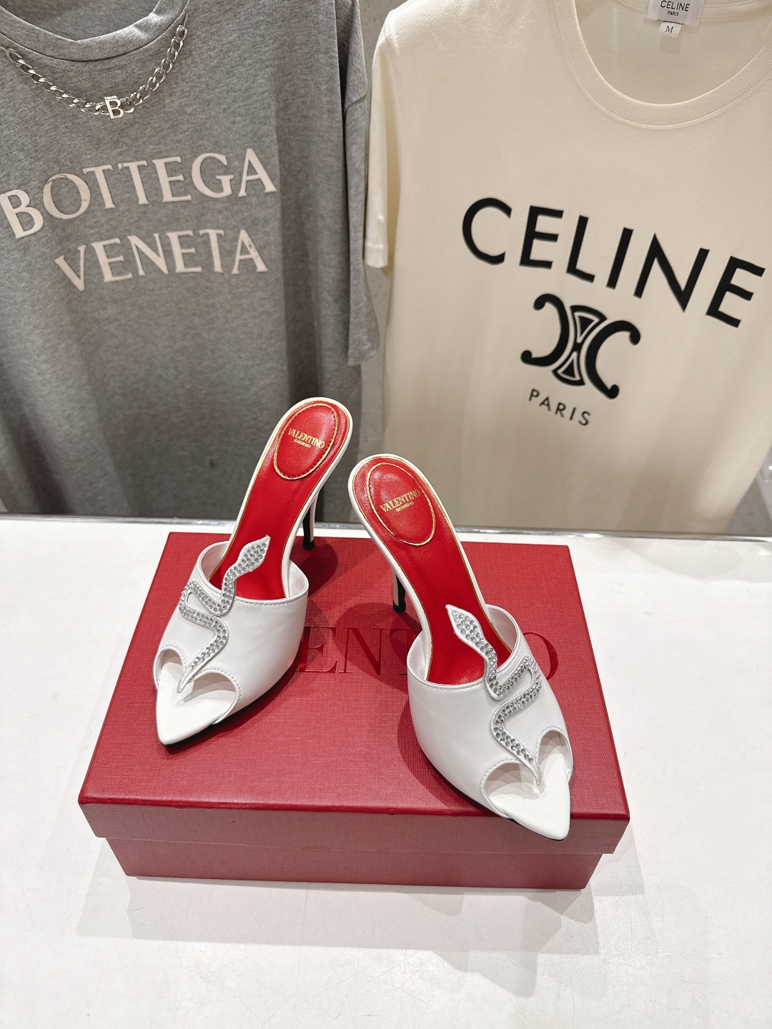 高版本出厂  ～New～顶级制作·Valentino*·华伦天奴〰️2026ss官方同步夏季走秀新款高跟