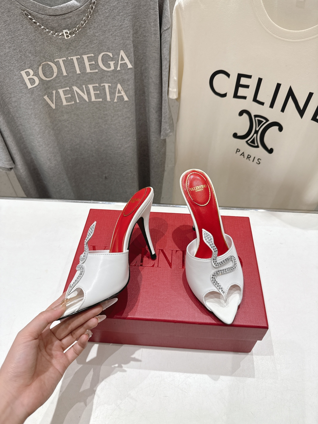 高版本出厂  ～New～顶级制作·Valentino*·华伦天奴〰️2026ss官方同步夏季走秀新款高跟