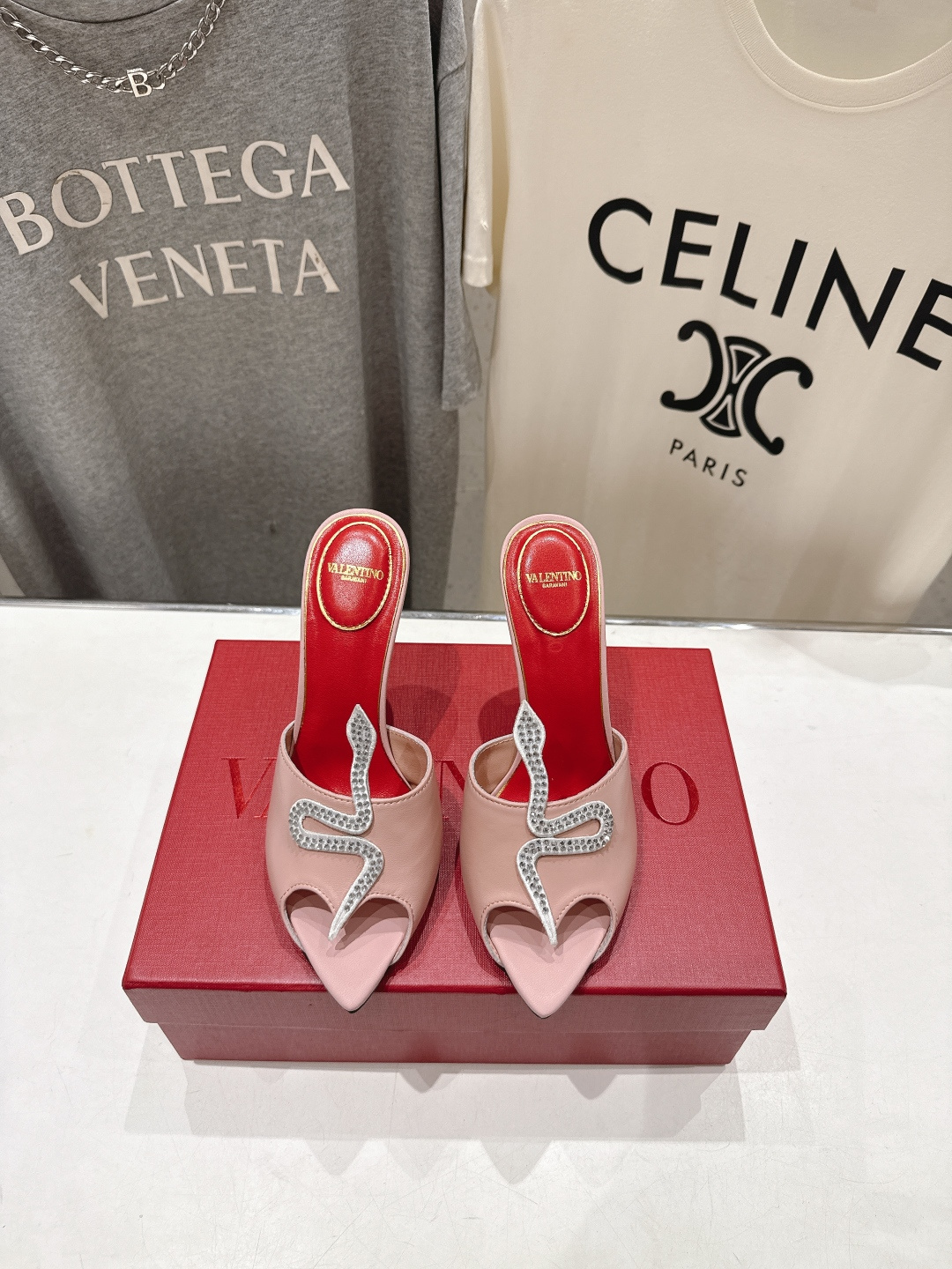 高版本出厂  ～New～顶级制作·Valentino*·华伦天奴〰️2026ss官方同步夏季走秀新款高跟