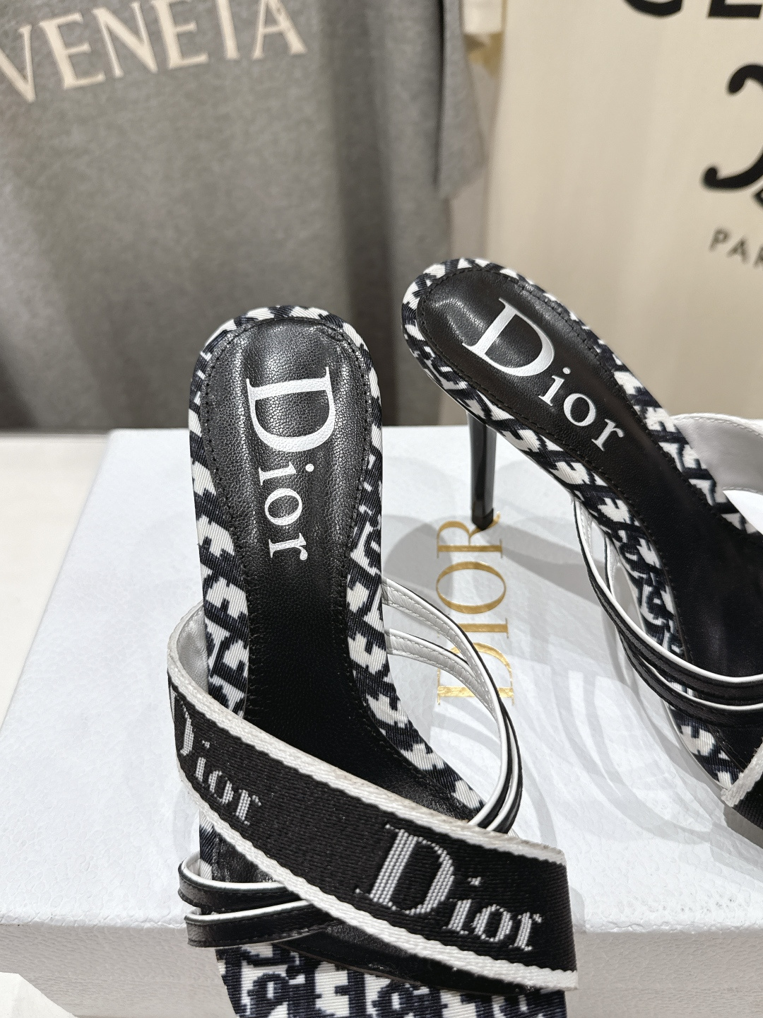 高版本出厂 Dior*迪奥F031D家2026ss夏季新款高跟拖鞋♕♕公主范十足，颜色非常抬肤色，迷人的