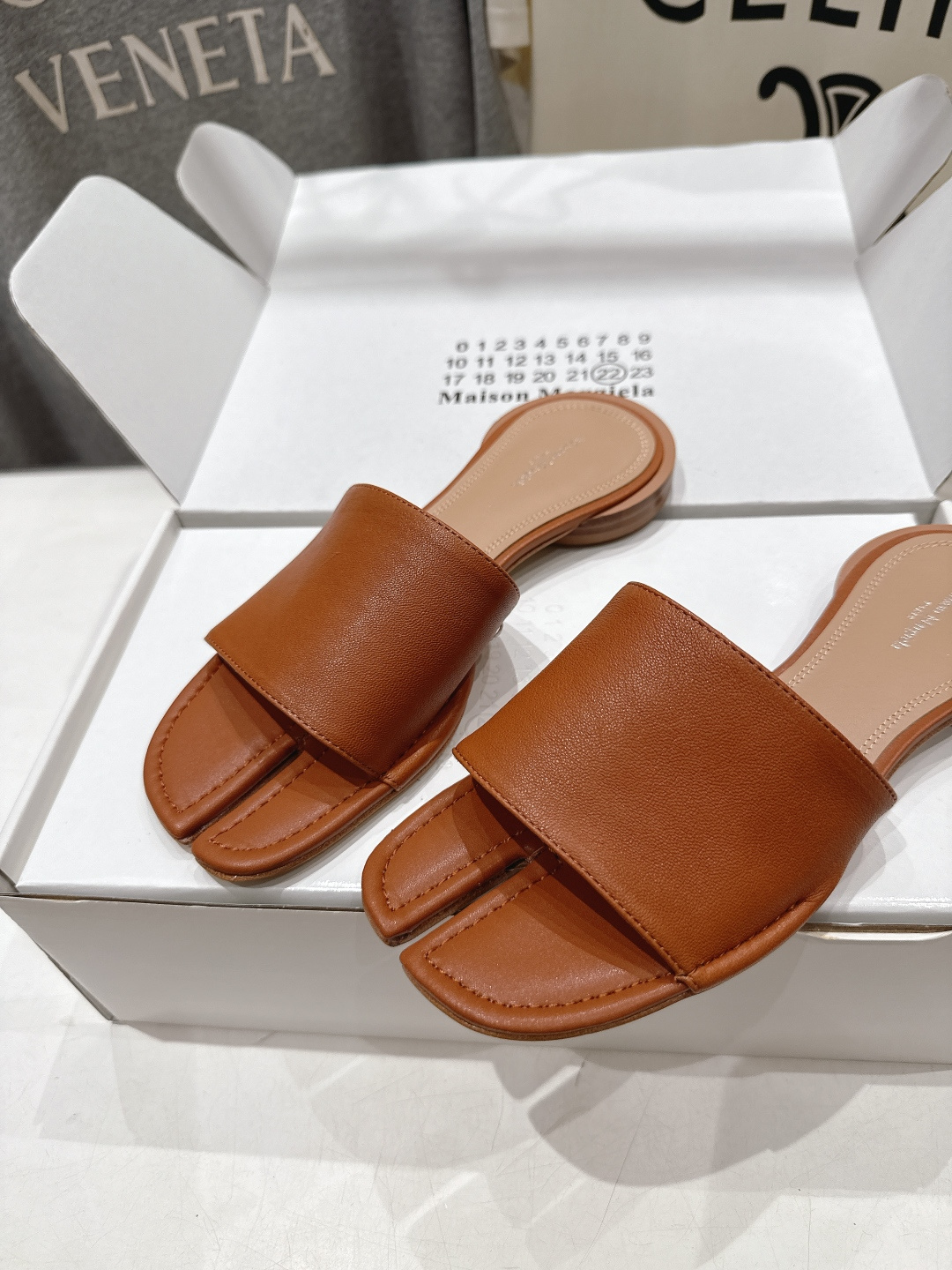 高版本出厂  Maison Marginal* MM6马吉拉26ss夏日新款平底沙滩分趾拖鞋极简的设计风