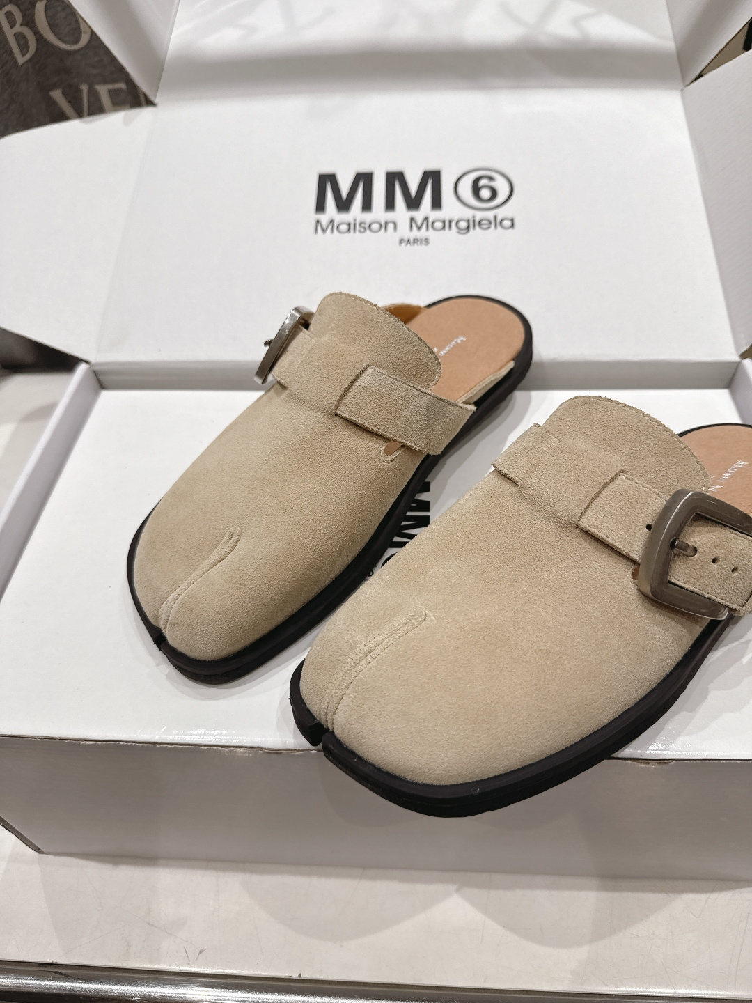 高版本出厂  Maison Margiela 马吉拉MM6新款平底分趾勃肯半包拖鞋2026独家新品首发 