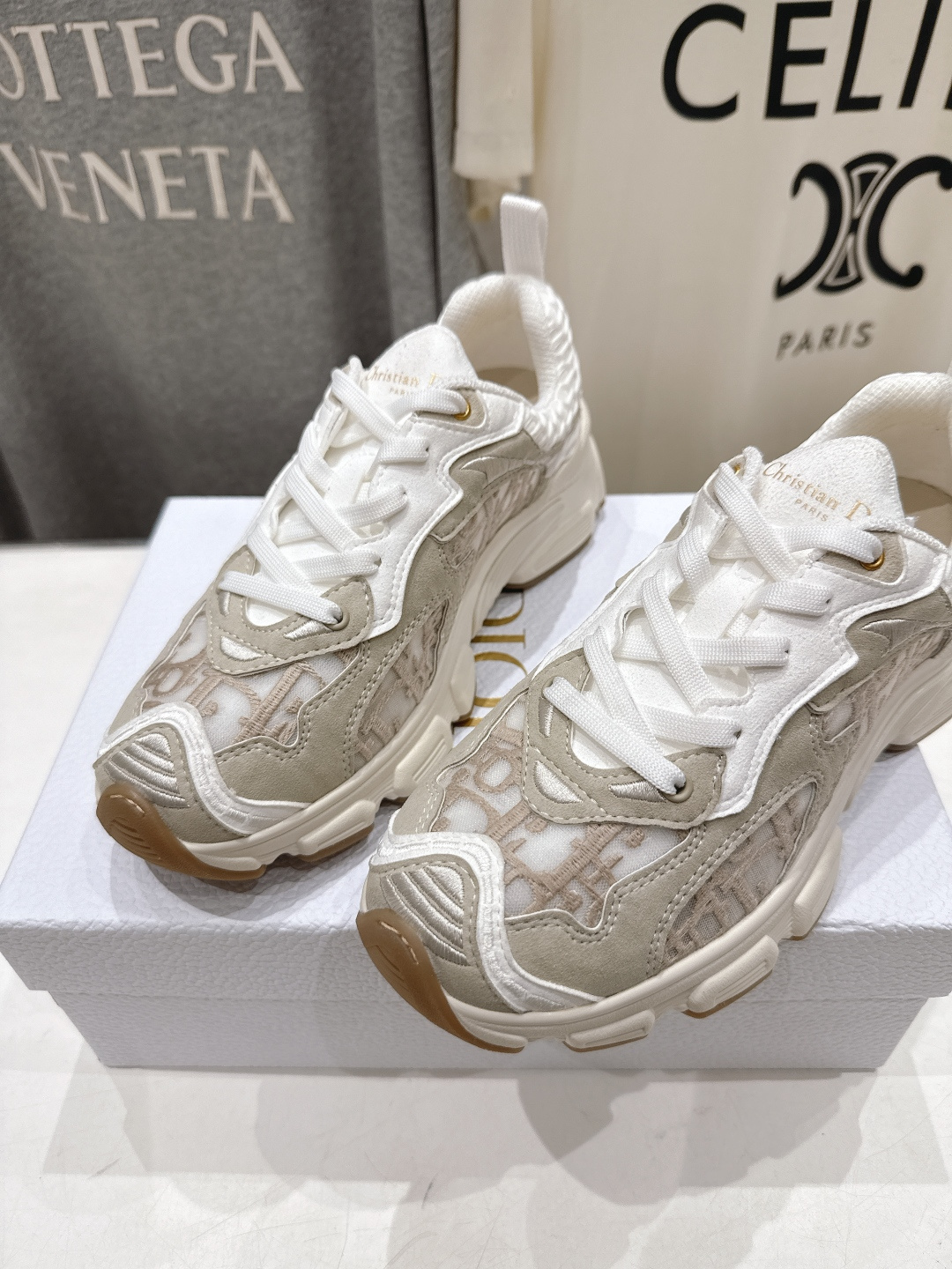 市场高版本    Dior*迪奥D家2026ss新款新色厚底休闲运动鞋老爹鞋，融入d家高定精神诠释经典跑
