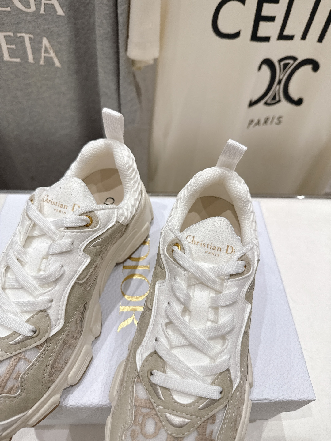 市场高版本    Dior*迪奥D家2026ss新款新色厚底休闲运动鞋老爹鞋，融入d家高定精神诠释经典跑