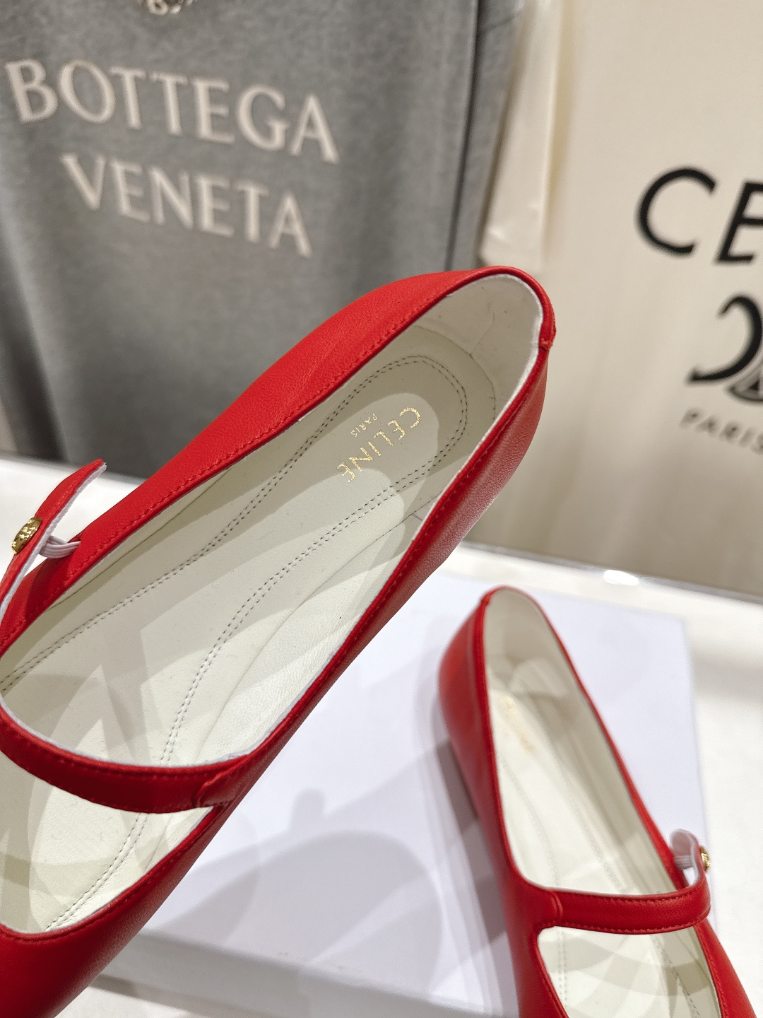 高版本出厂  CELINE*赛琳F035 2026ss思琳新款玛丽珍平底鞋乐福鞋单鞋网红爆款来袭！各大网