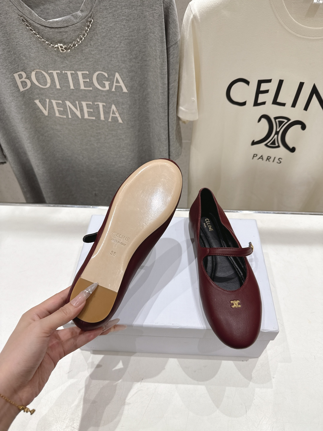 高版本出厂  CELINE*赛琳F035 2026ss思琳新款玛丽珍平底鞋乐福鞋单鞋网红爆款来袭！各大网