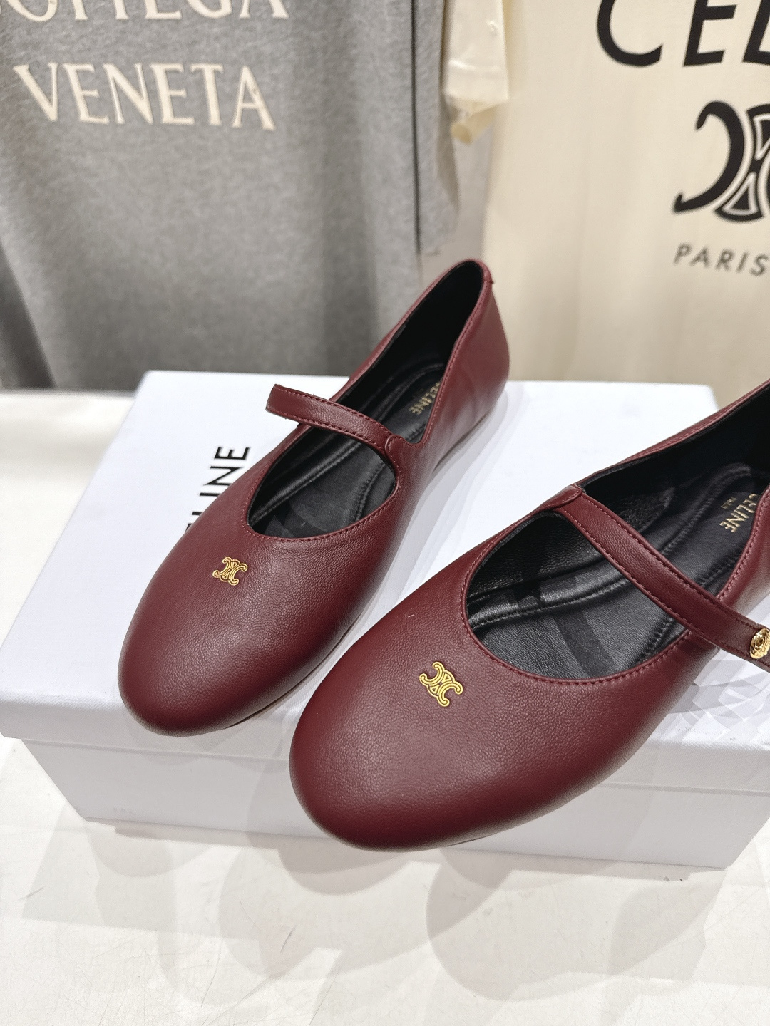 高版本出厂  CELINE*赛琳F035 2026ss思琳新款玛丽珍平底鞋乐福鞋单鞋网红爆款来袭！各大网