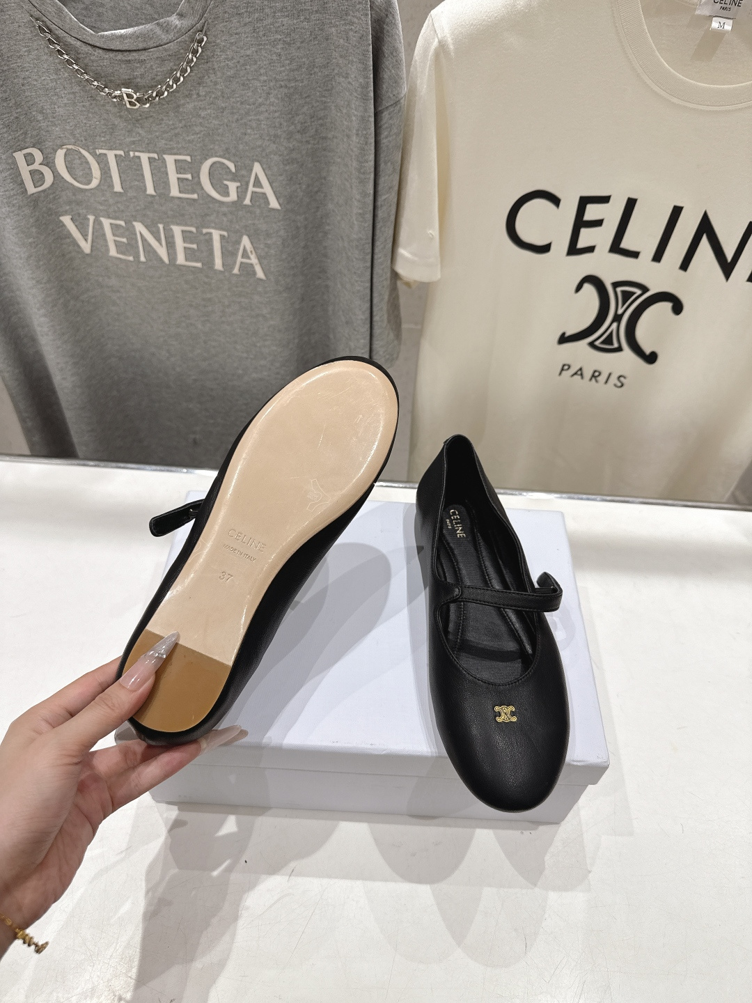 高版本出厂  CELINE*赛琳F035 2026ss思琳新款玛丽珍平底鞋乐福鞋单鞋网红爆款来袭！各大网