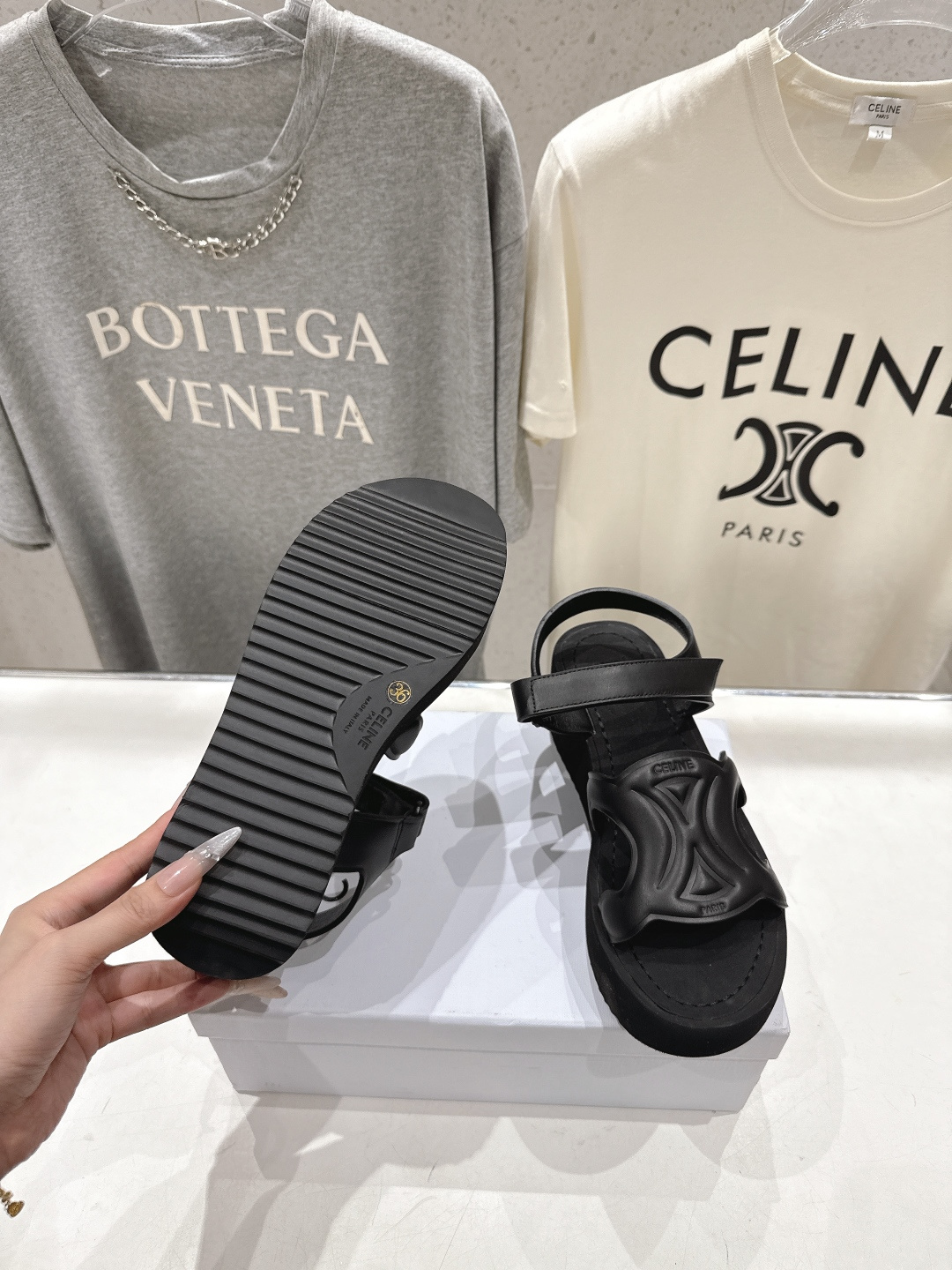 高版本出厂 Celine*塞琳思琳F035 2026ss夏季新款复古厚底凉鞋  高级感十足网红ins种草