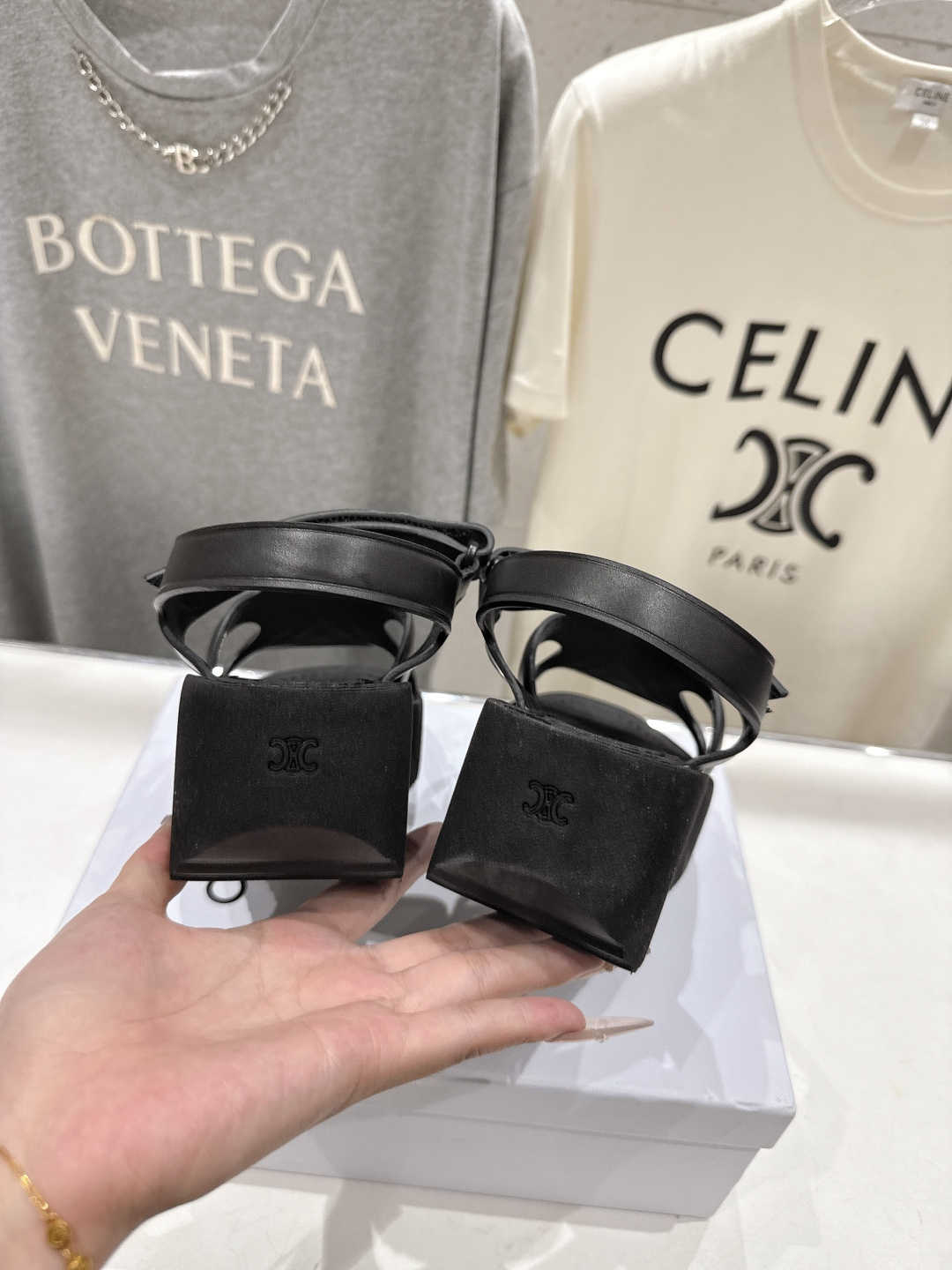 高版本出厂 Celine*塞琳思琳F035 2026ss夏季新款复古厚底凉鞋  高级感十足网红ins种草