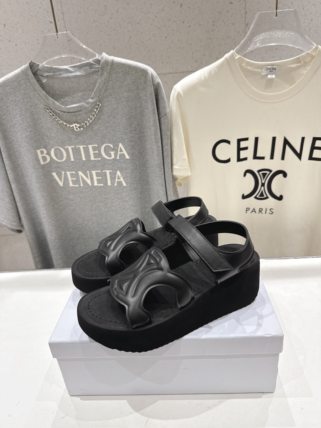 高版本出厂 Celine*塞琳思琳F035 2026ss夏季新款复古厚底凉鞋  高级感十足网红ins种草