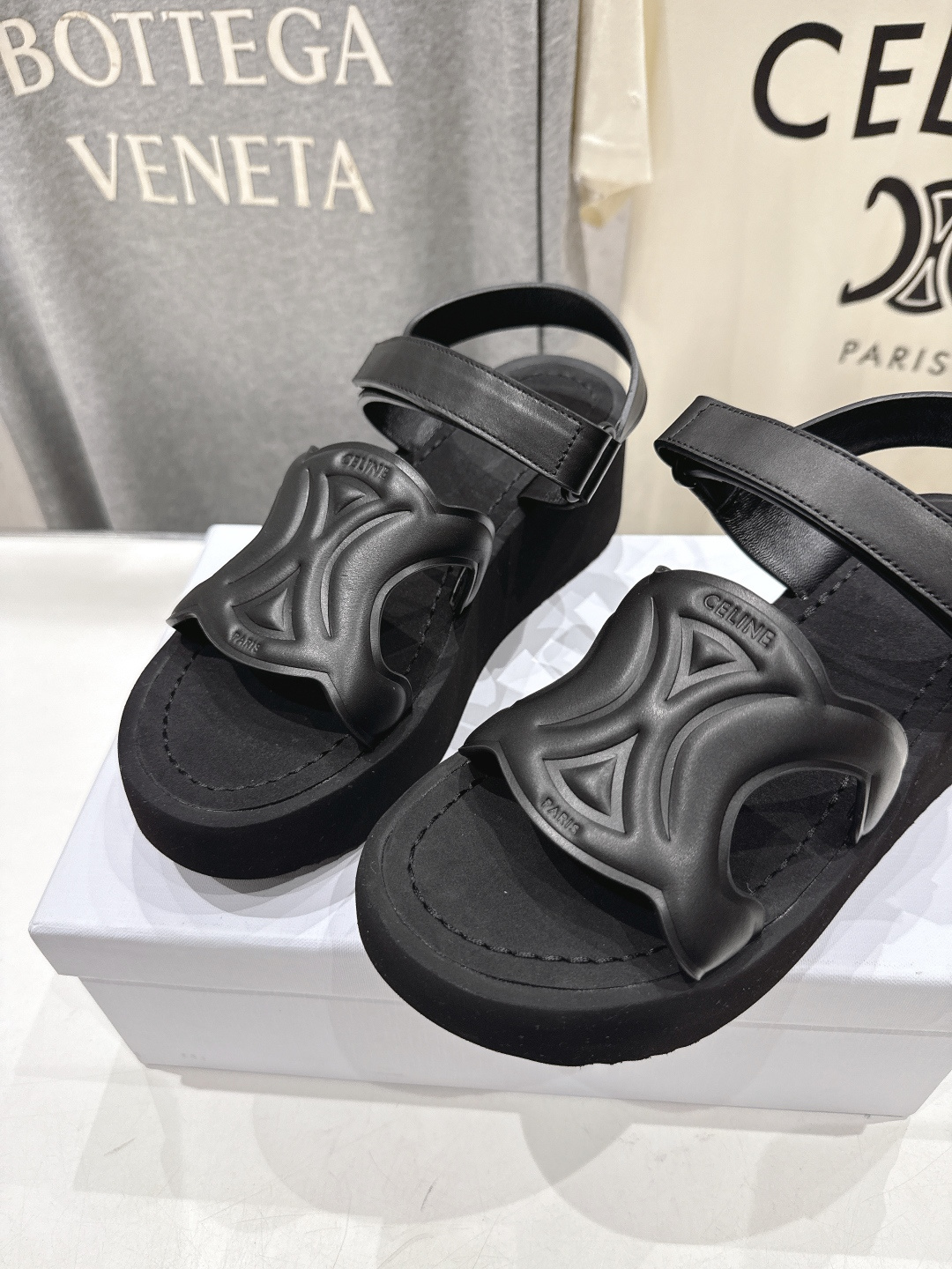 高版本出厂 Celine*塞琳思琳F035 2026ss夏季新款复古厚底凉鞋  高级感十足网红ins种草