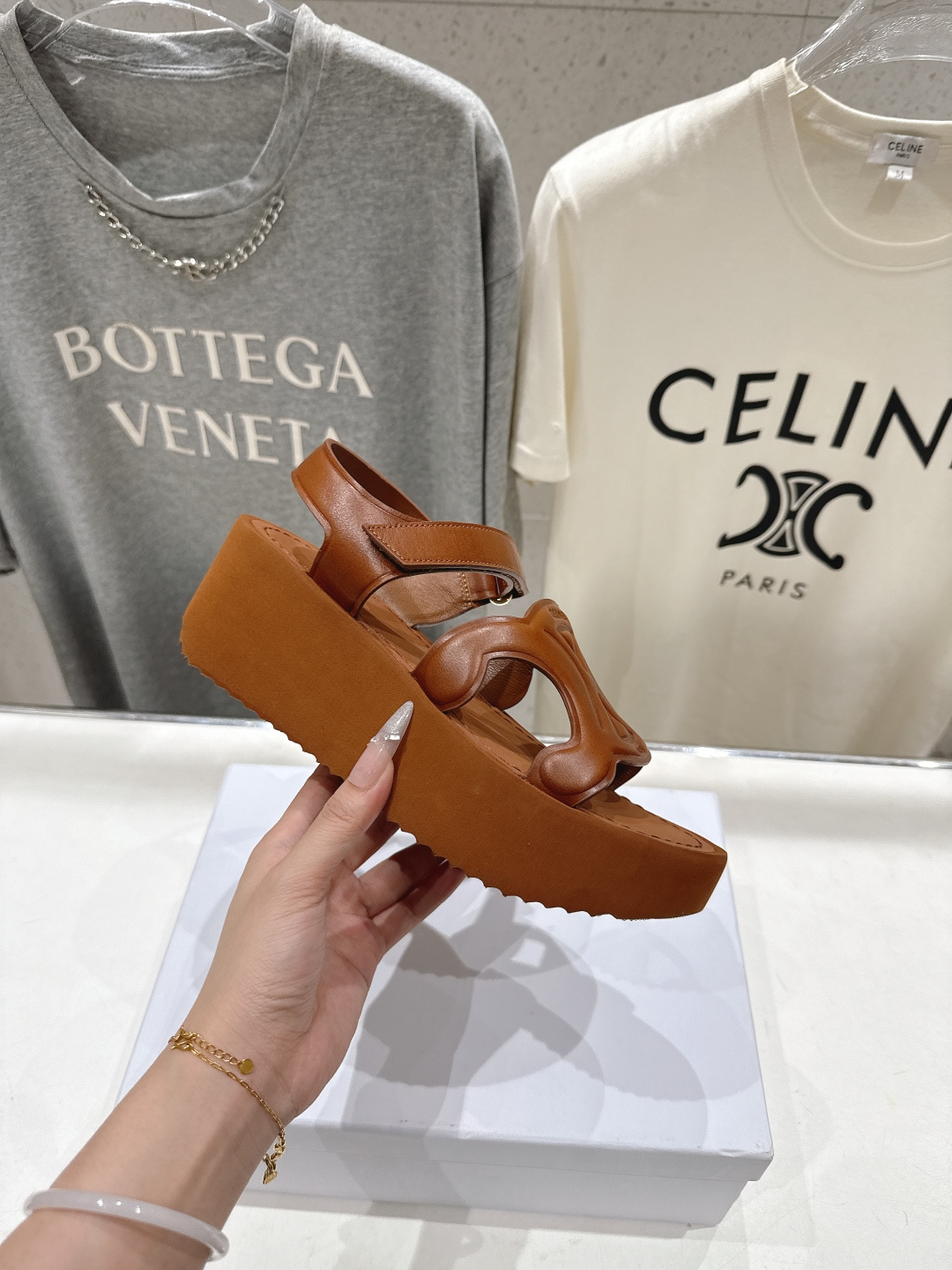 高版本出厂 Celine*塞琳思琳F035 2026ss夏季新款复古厚底凉鞋  高级感十足网红ins种草