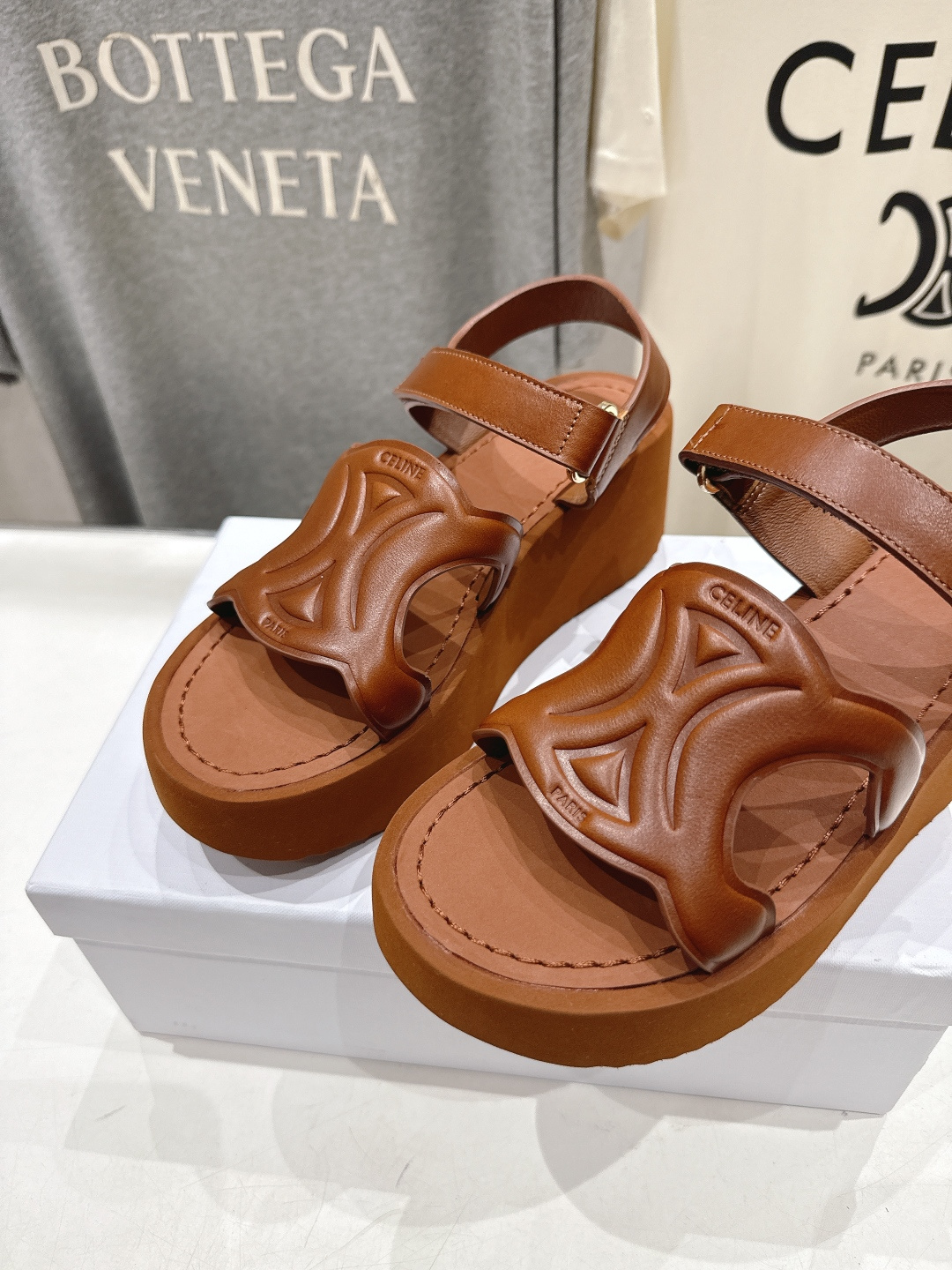 高版本出厂 Celine*塞琳思琳F035 2026ss夏季新款复古厚底凉鞋  高级感十足网红ins种草
