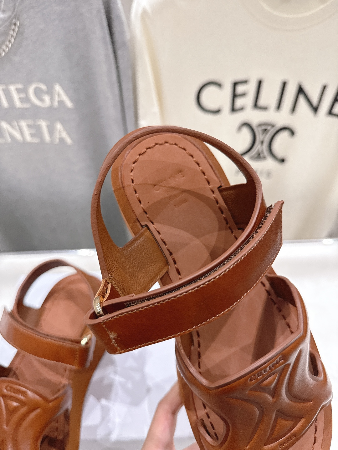 高版本出厂 Celine*塞琳思琳F035 2026ss夏季新款复古厚底凉鞋  高级感十足网红ins种草