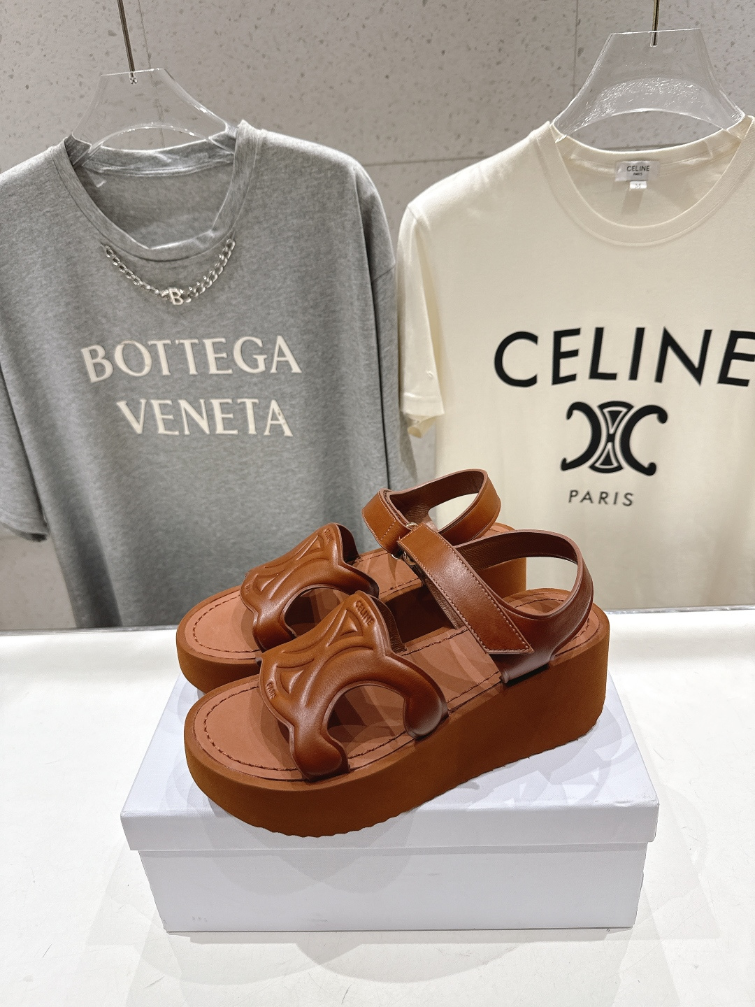 高版本出厂 Celine*塞琳思琳F035 2026ss夏季新款复古厚底凉鞋  高级感十足网红ins种草