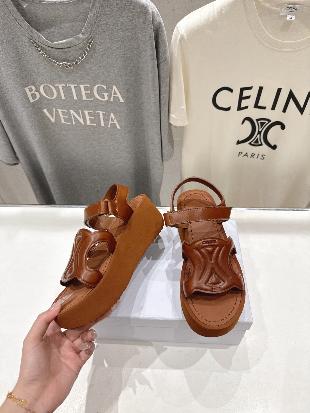 高版本出厂 Celine*塞琳思琳F035 2026ss夏季新款复古厚底凉鞋  高级感十足网红ins种草