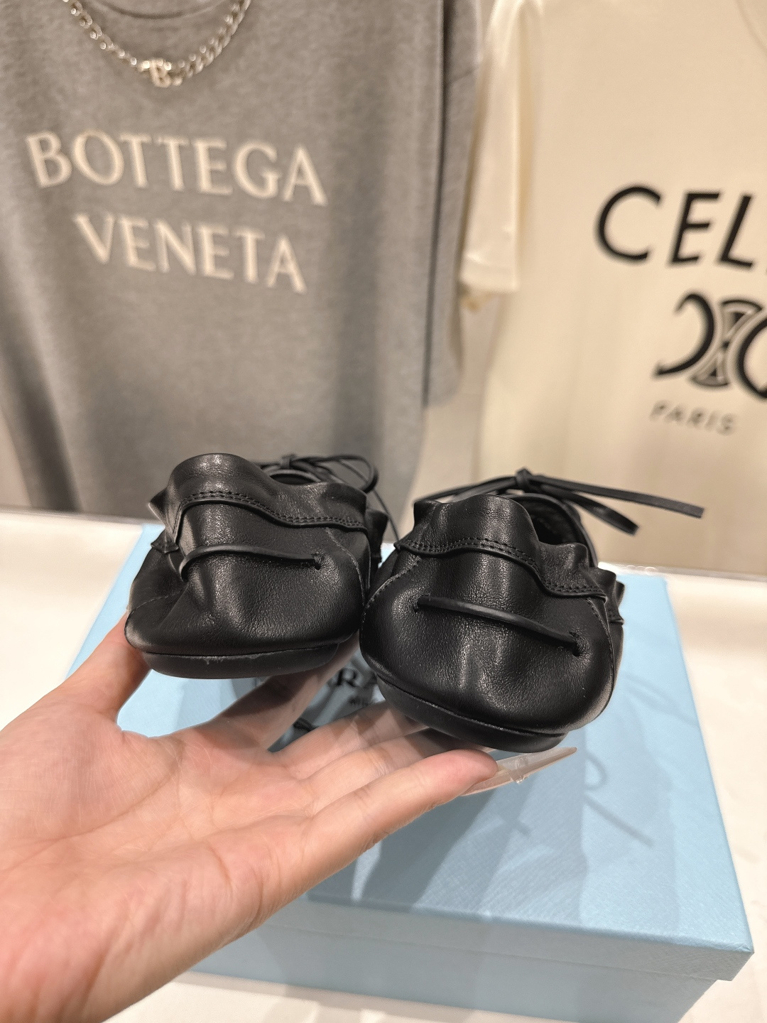 高版本出厂  Prada 普拉达F048 26ss/专柜新款仙女风平底一脚蹬单鞋玛丽珍乐福鞋～各路博主纷