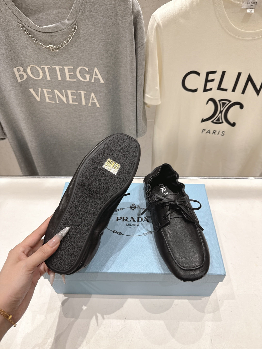 高版本出厂  Prada 普拉达F048 26ss/专柜新款仙女风平底一脚蹬单鞋玛丽珍乐福鞋～各路博主纷