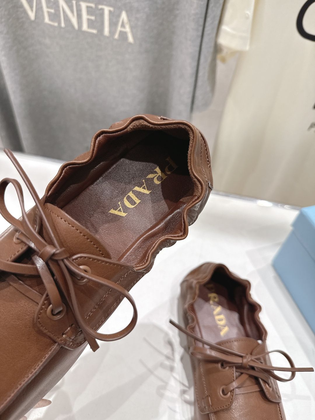 高版本出厂  Prada 普拉达F048 26ss/专柜新款仙女风平底一脚蹬单鞋玛丽珍乐福鞋～各路博主纷
