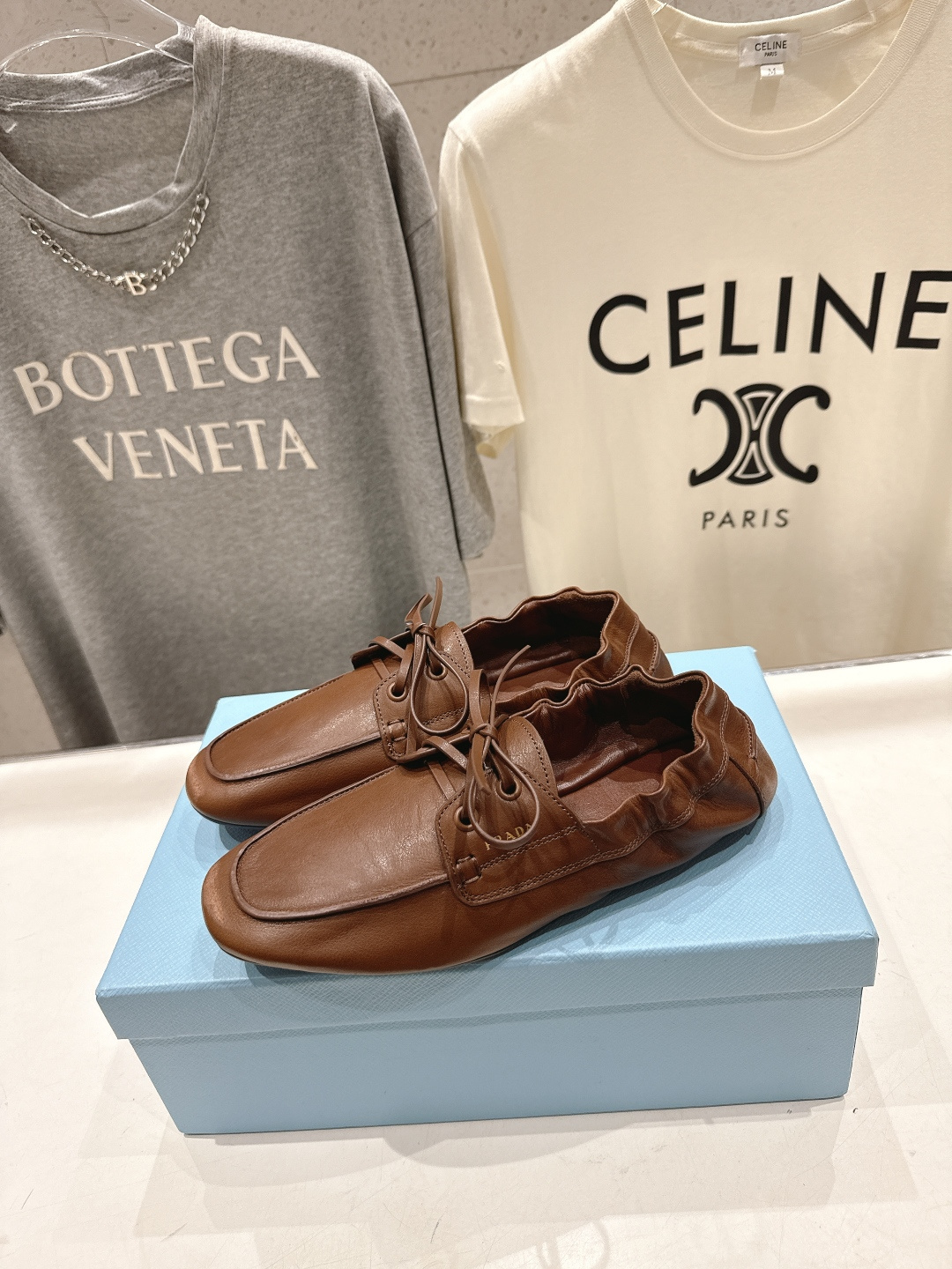 高版本出厂  Prada 普拉达F048 26ss/专柜新款仙女风平底一脚蹬单鞋玛丽珍乐福鞋～各路博主纷