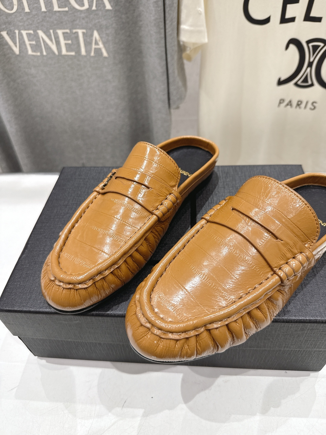 高版本出厂 半托   SAINT LAURENT/圣罗兰YSL 26ss爆款平底玛丽珍一脚蹬乐福鞋半包拖