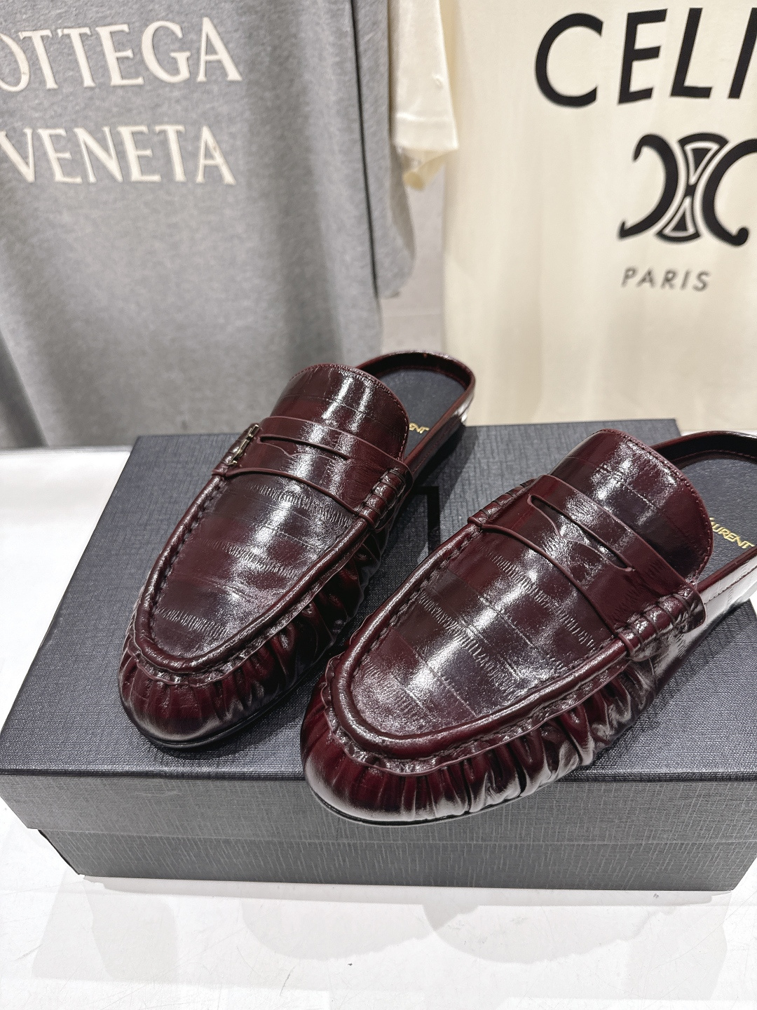 高版本出厂 半托   SAINT LAURENT/圣罗兰YSL 26ss爆款平底玛丽珍一脚蹬乐福鞋半包拖