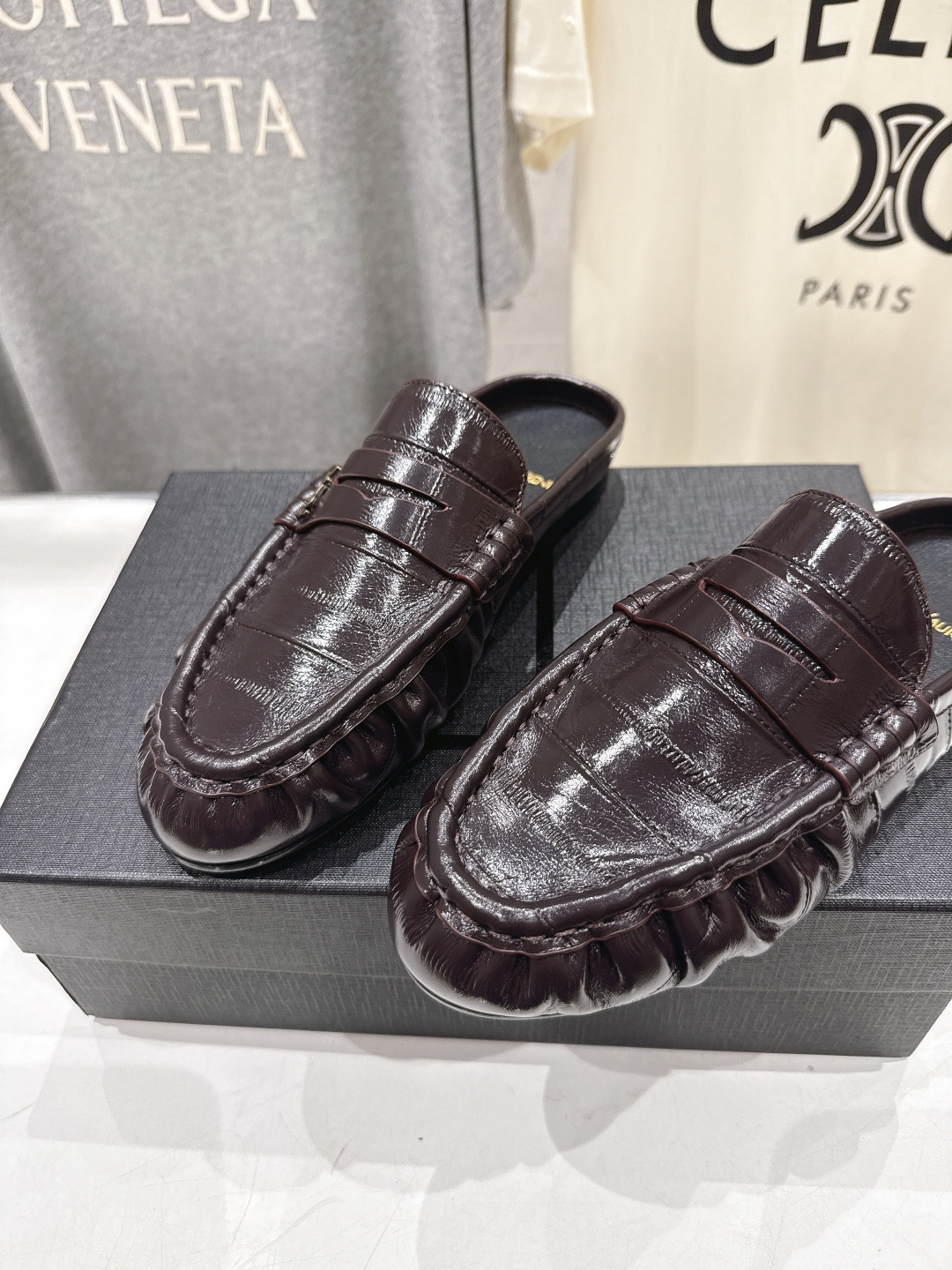 高版本出厂 半托   SAINT LAURENT/圣罗兰YSL 26ss爆款平底玛丽珍一脚蹬乐福鞋半包拖