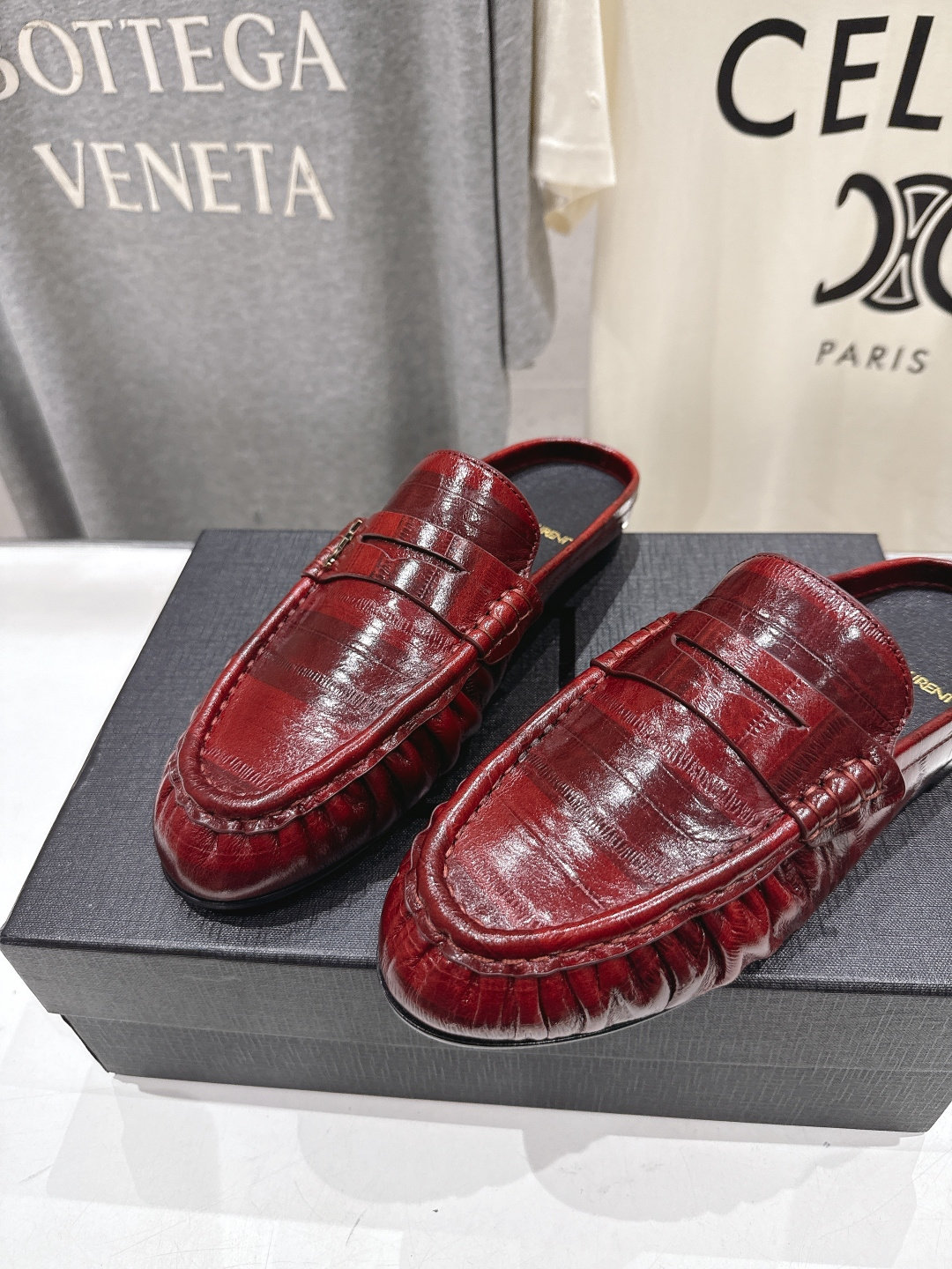 高版本出厂 半托   SAINT LAURENT/圣罗兰YSL 26ss爆款平底玛丽珍一脚蹬乐福鞋半包拖