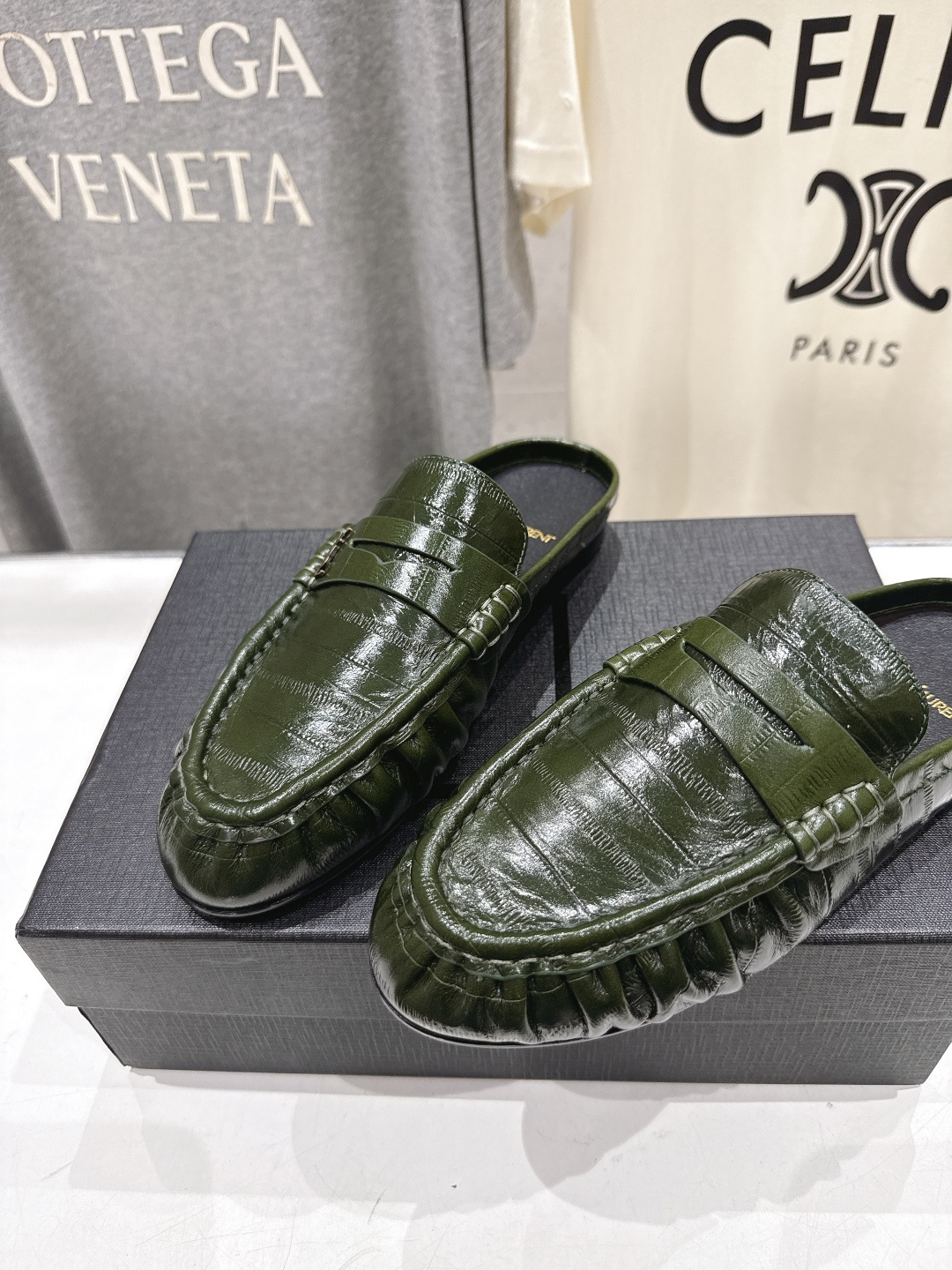 高版本出厂 半托   SAINT LAURENT/圣罗兰YSL 26ss爆款平底玛丽珍一脚蹬乐福鞋半包拖