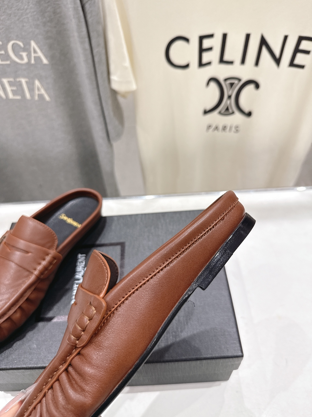 高版本出厂 半托   SAINT LAURENT/圣罗兰YSL 26ss爆款平底玛丽珍一脚蹬乐福鞋半包拖