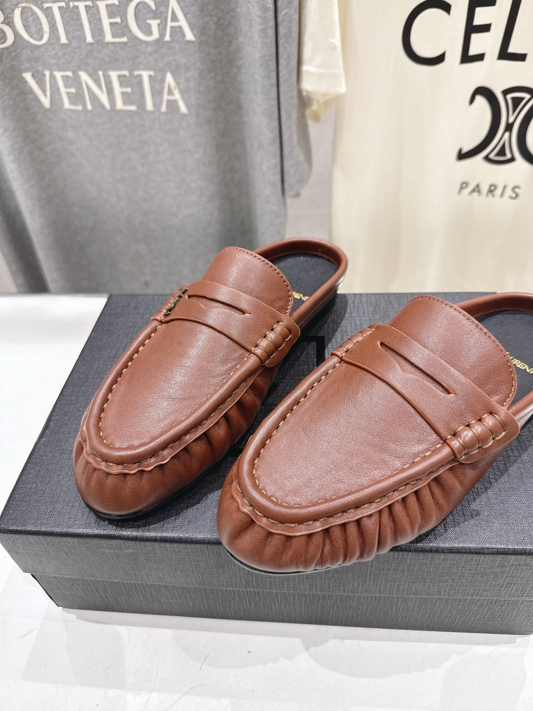 高版本出厂 半托   SAINT LAURENT/圣罗兰YSL 26ss爆款平底玛丽珍一脚蹬乐福鞋半包拖