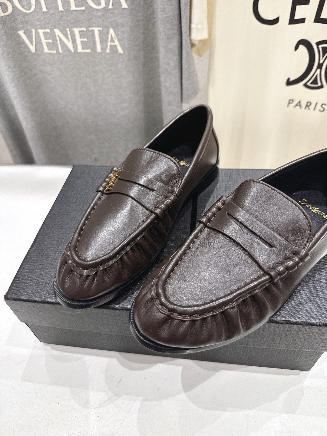 高版本出厂 男码+20   SAINT LAURENT/圣罗兰YSL 26ss爆款平底鞋情侣款玛丽珍一脚
