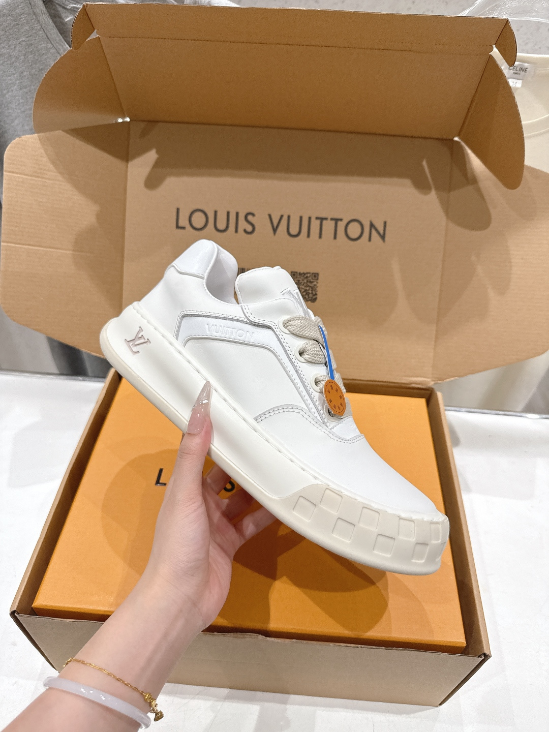 高版本出厂 情侣款  LOUIS VUITTON～LV路易威登F048 L家驴牌最新走秀款Tilted系