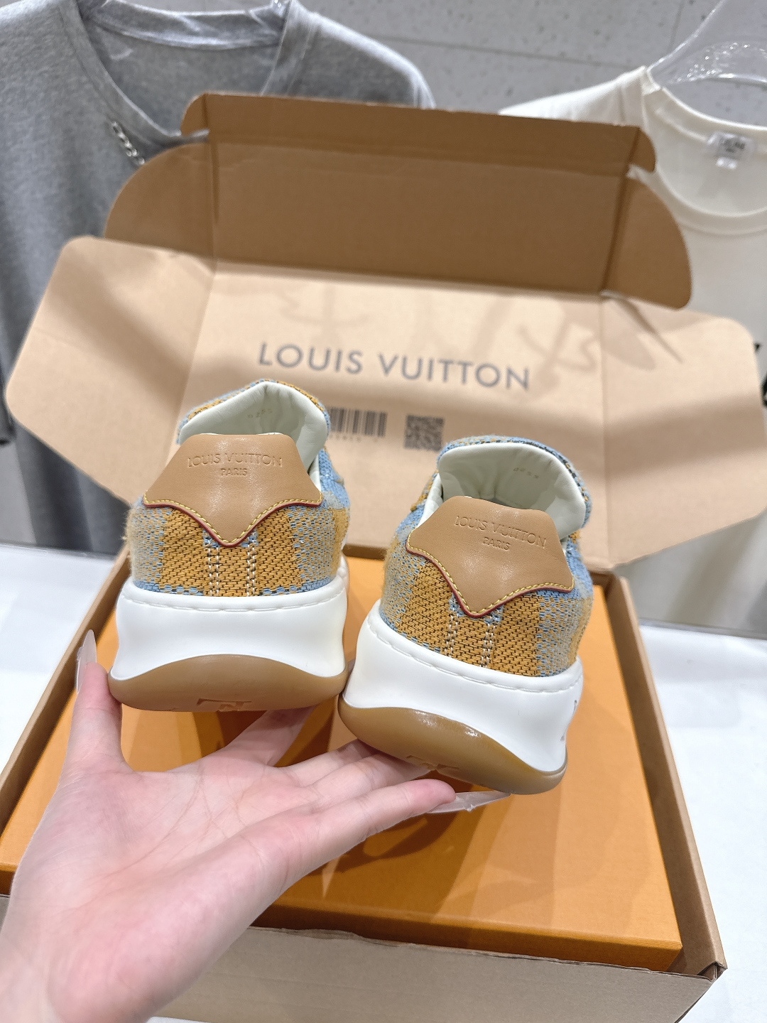 高版本出厂 情侣款  LOUIS VUITTON～LV路易威登F048 L家驴牌最新走秀款Tilted系