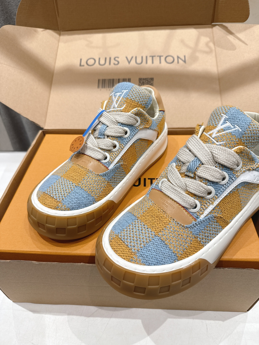 高版本出厂 情侣款  LOUIS VUITTON～LV路易威登F048 L家驴牌最新走秀款Tilted系