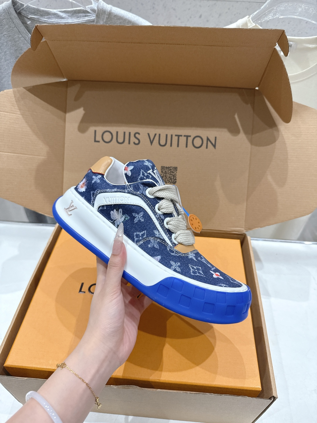 高版本出厂 情侣款  LOUIS VUITTON～LV路易威登F048 L家驴牌最新走秀款Tilted系