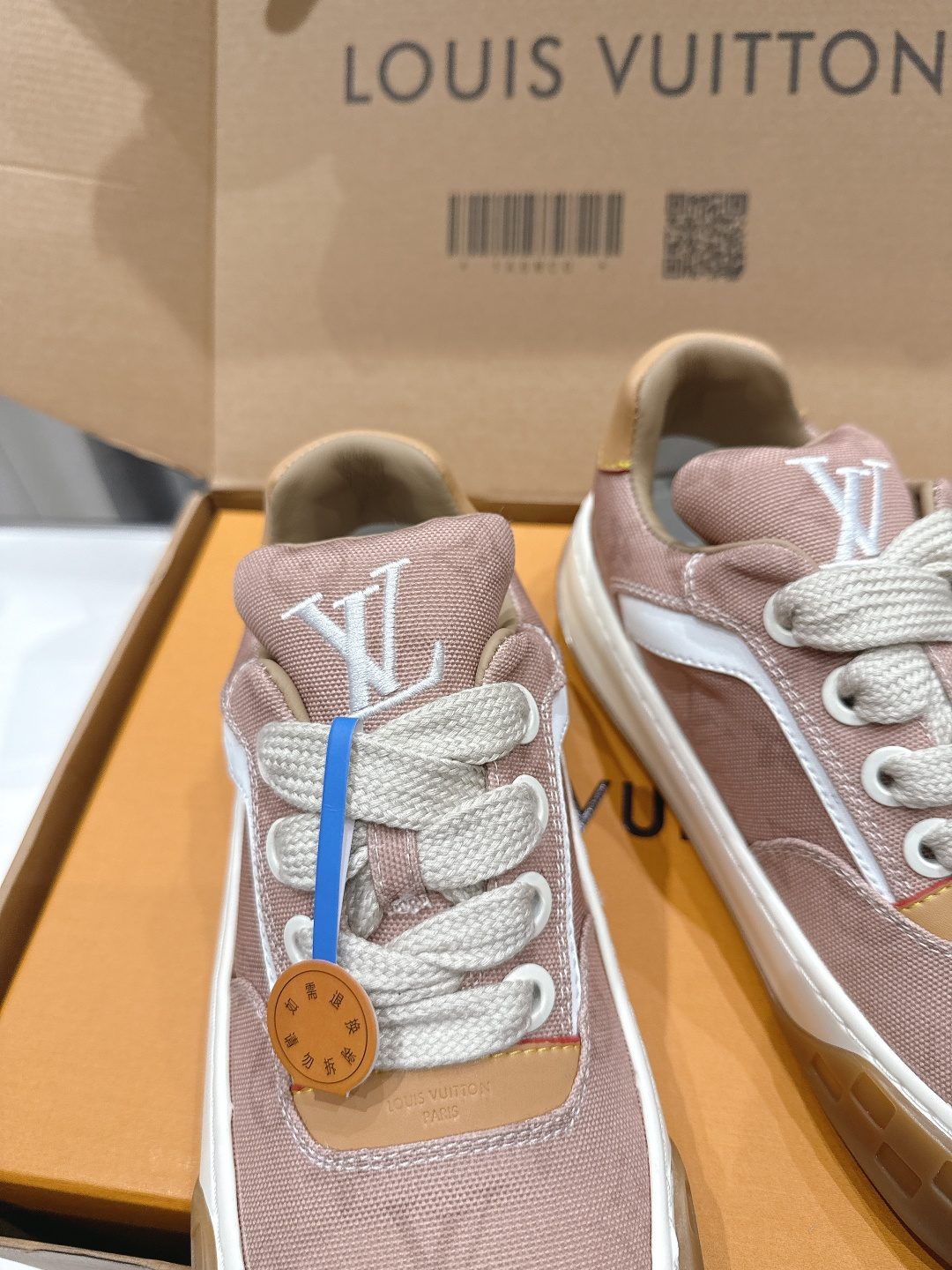 高版本出厂 情侣款  LOUIS VUITTON～LV路易威登F048 L家驴牌最新走秀款Tilted系
