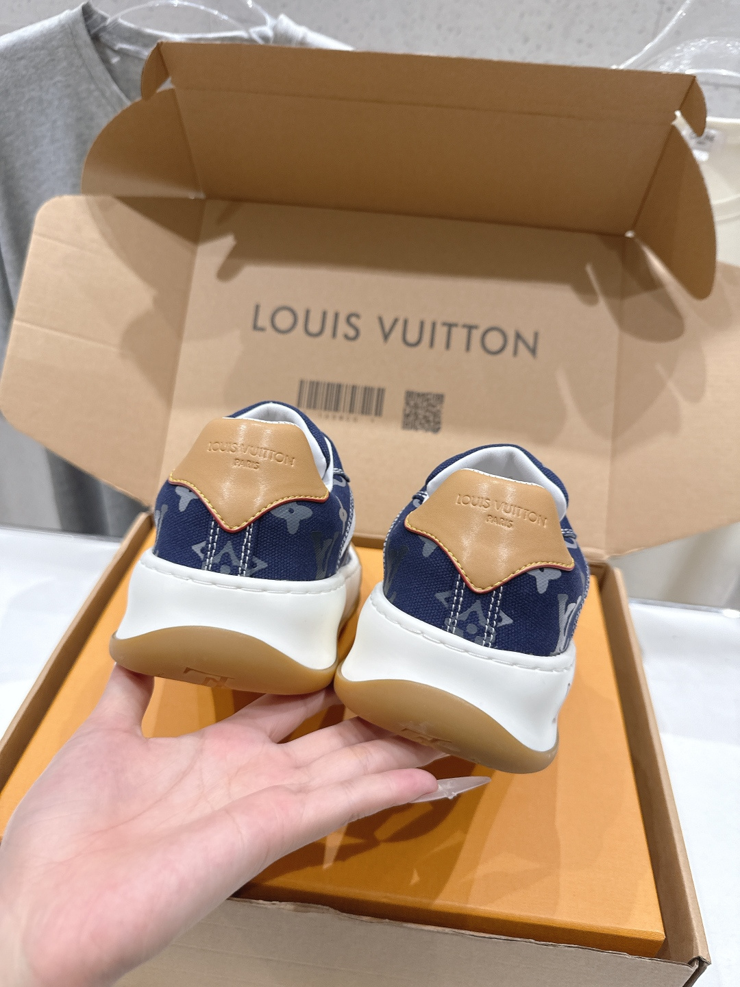高版本出厂 情侣款  LOUIS VUITTON～LV路易威登F048 L家驴牌最新走秀款Tilted系