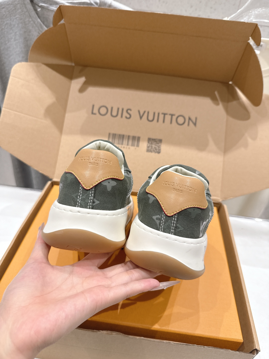高版本出厂 情侣款  LOUIS VUITTON～LV路易威登F048 L家驴牌最新走秀款Tilted系