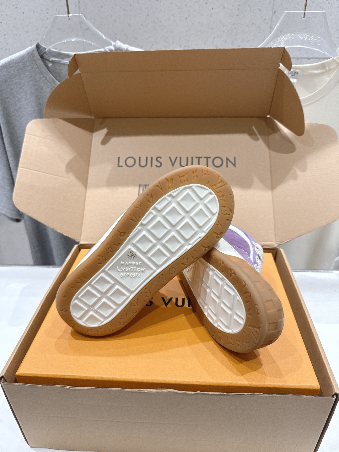 高版本出厂 情侣款  LOUIS VUITTON～LV路易威登F048 L家驴牌最新走秀款Tilted系