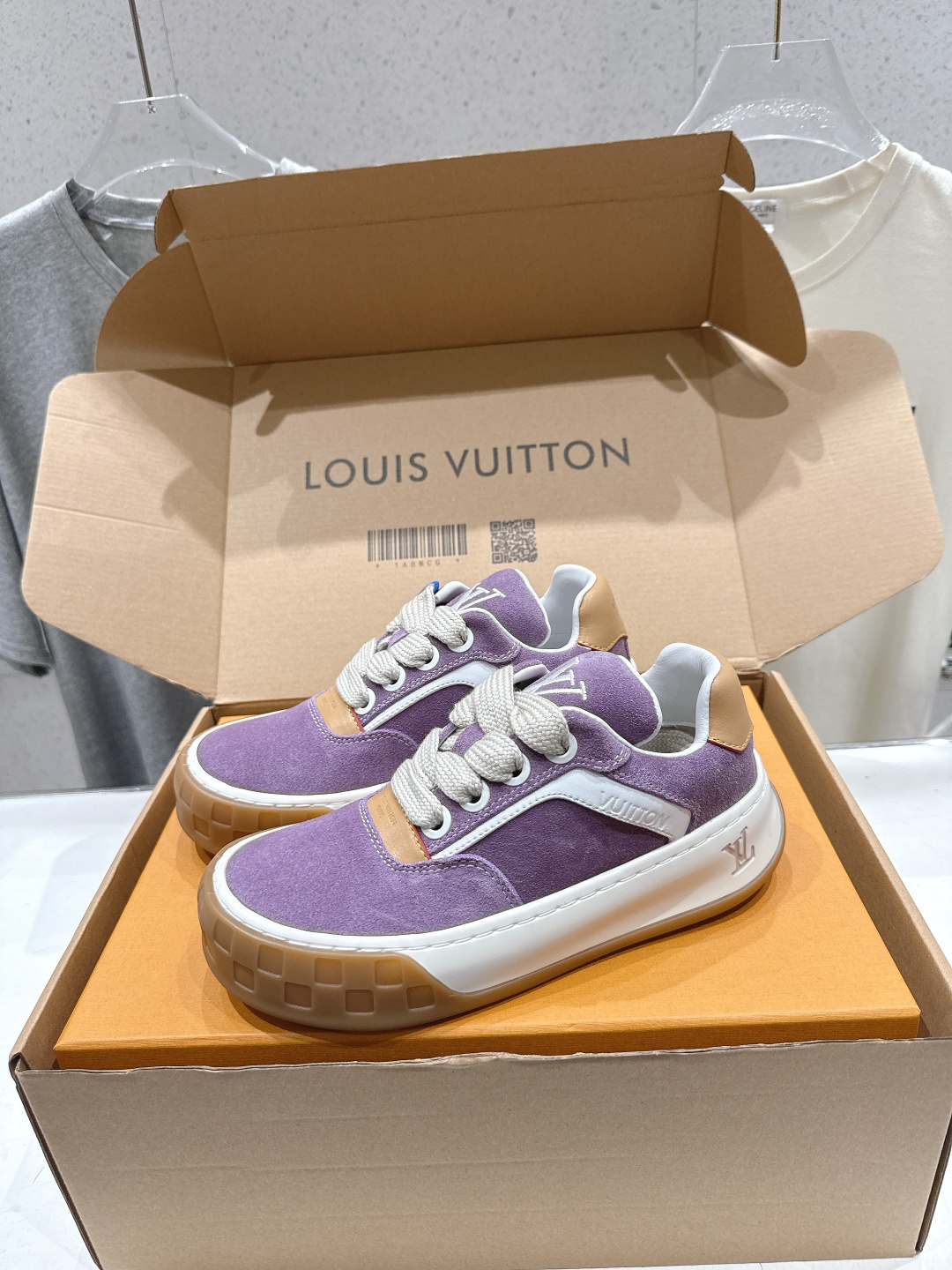 高版本出厂 情侣款  LOUIS VUITTON～LV路易威登F048 L家驴牌最新走秀款Tilted系