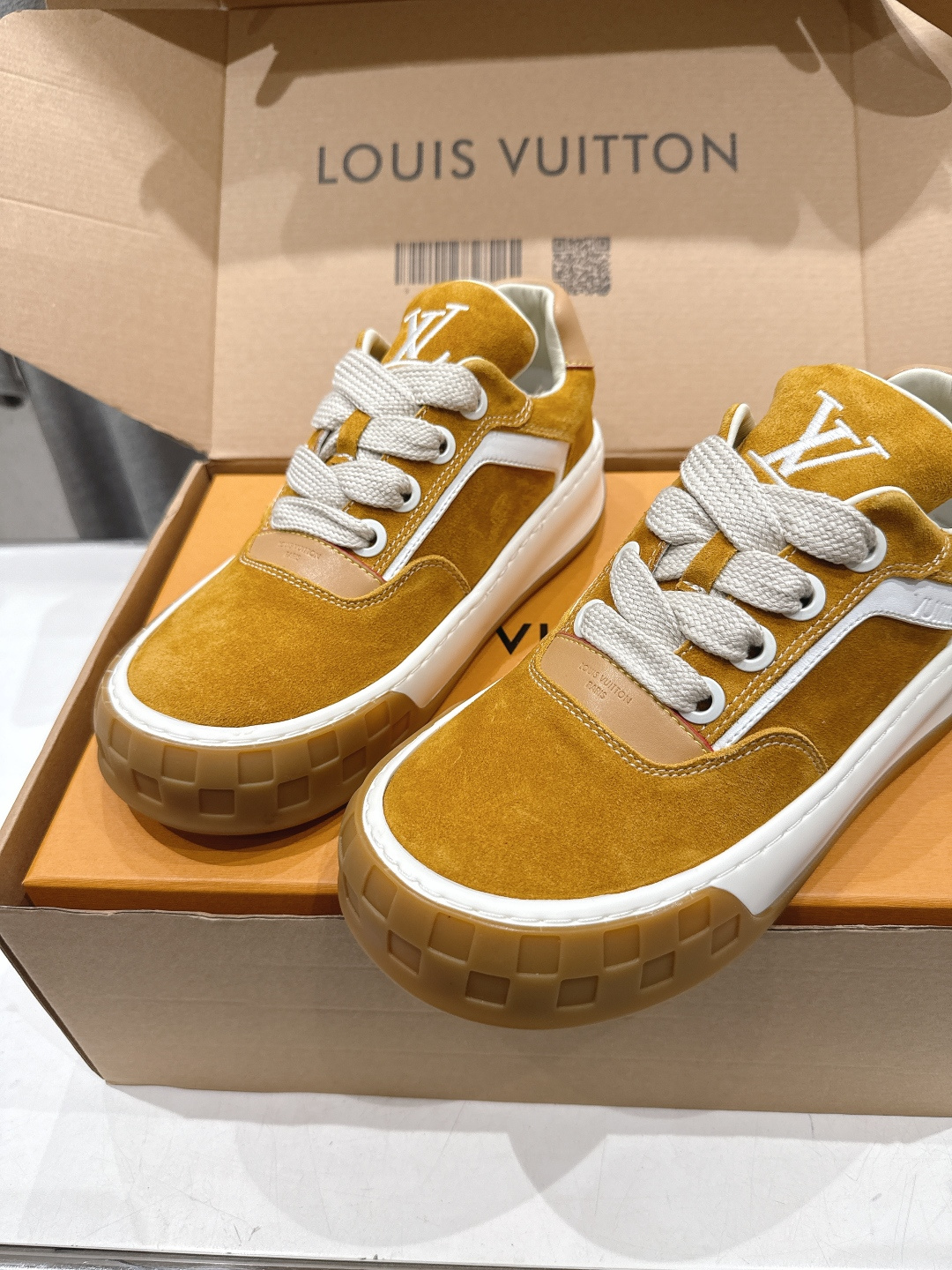 高版本出厂 情侣款  LOUIS VUITTON～LV路易威登F048 L家驴牌最新走秀款Tilted系