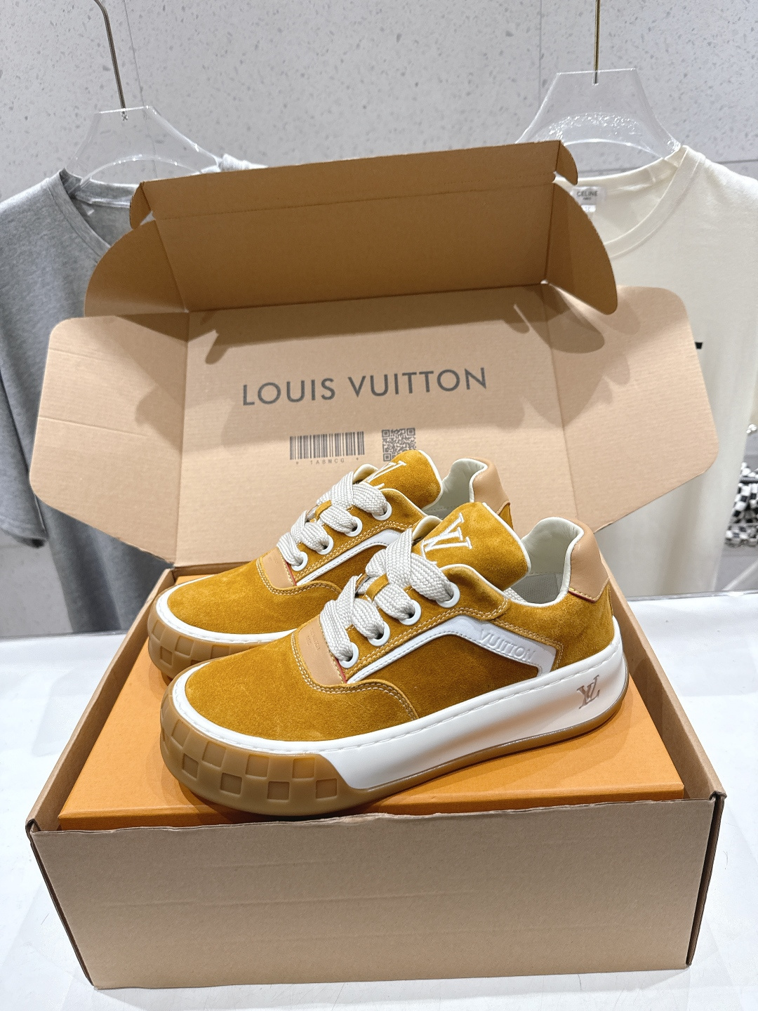 高版本出厂 情侣款  LOUIS VUITTON～LV路易威登F048 L家驴牌最新走秀款Tilted系