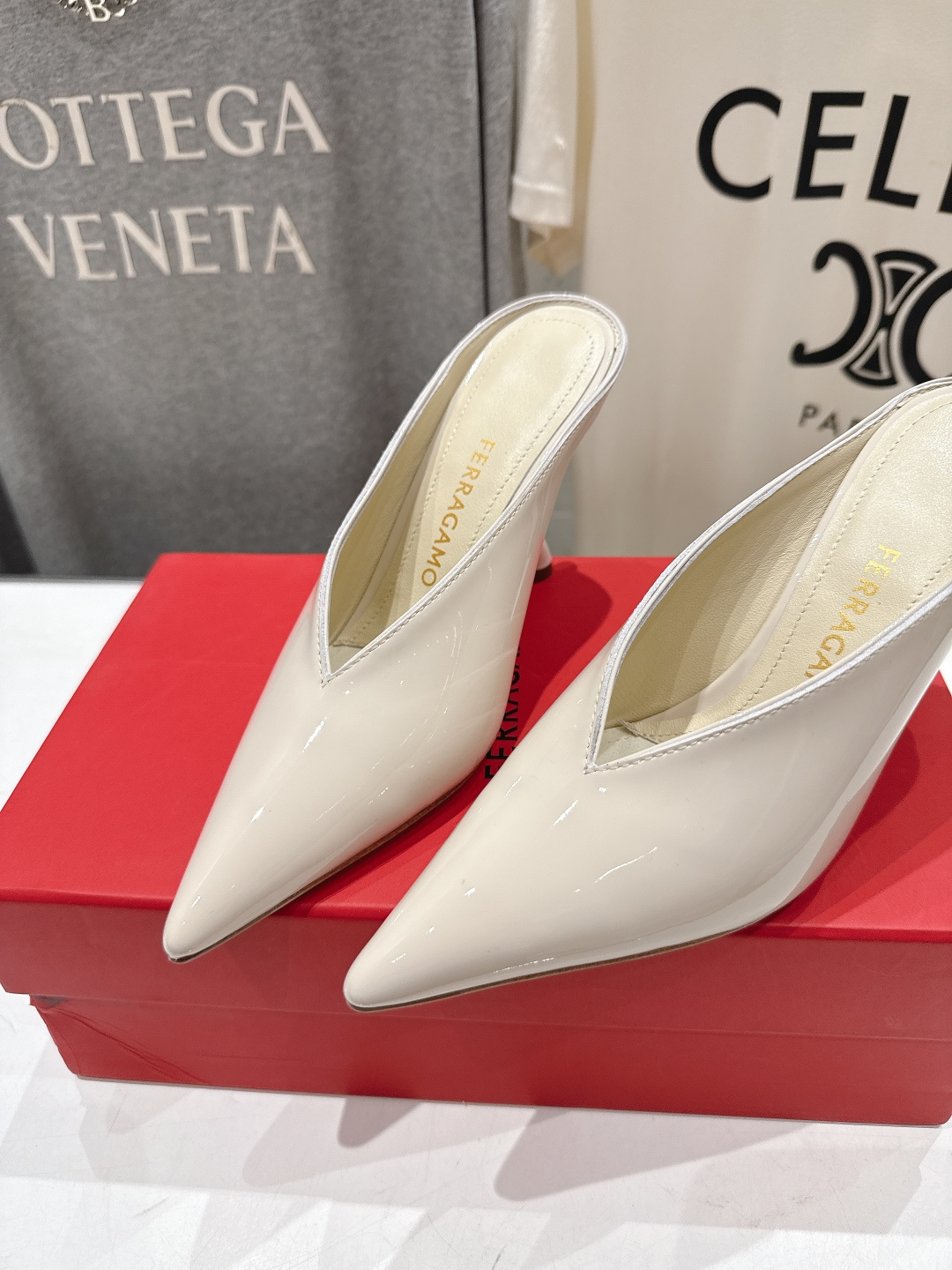 高版本出厂  FERRAGAMO/菲拉格慕F065  26ss夏季新款尖头高跟半包拖鞋菲拉格慕今期高频曝