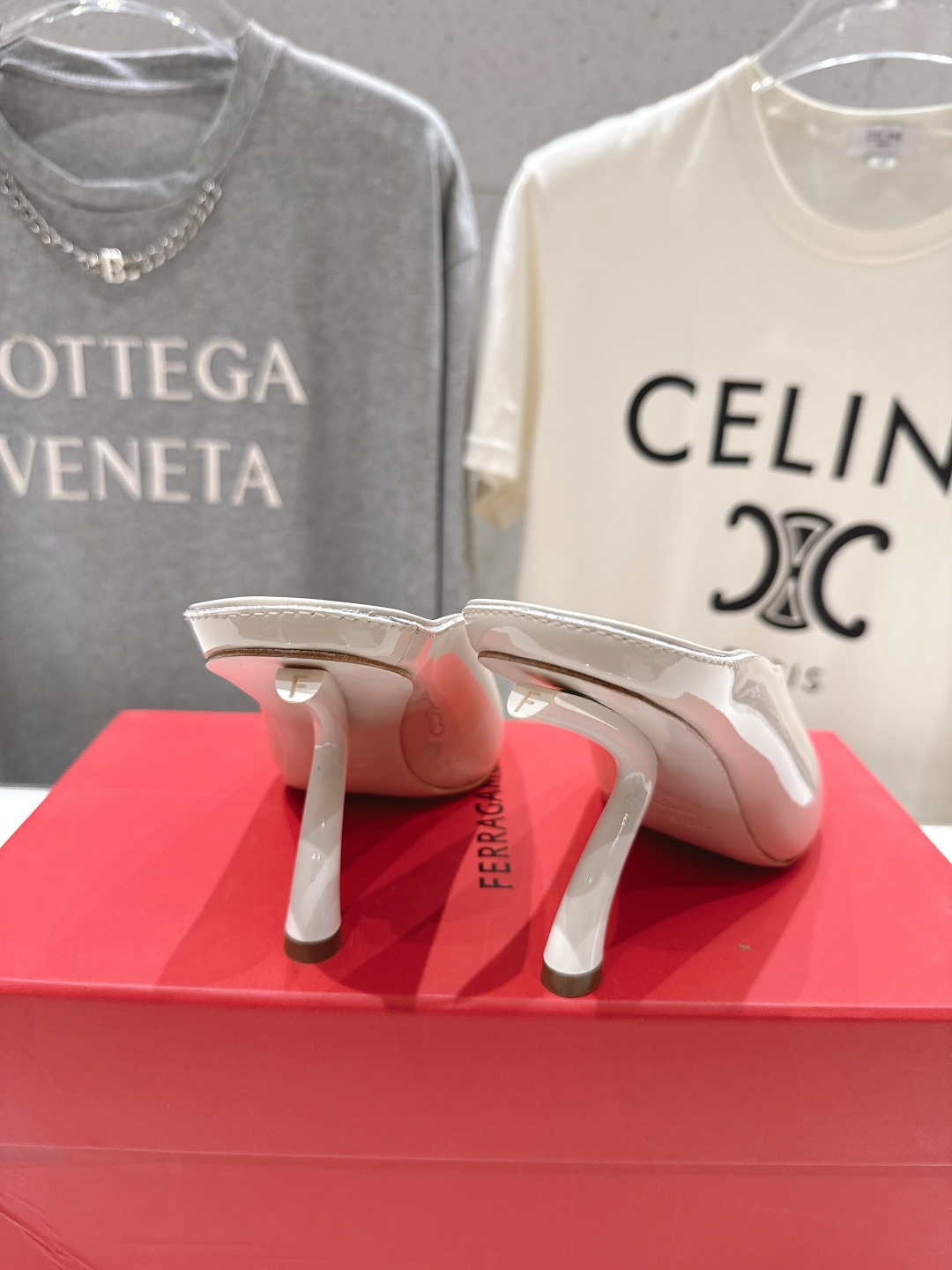 高版本出厂  FERRAGAMO/菲拉格慕F065  26ss夏季新款尖头高跟半包拖鞋菲拉格慕今期高频曝