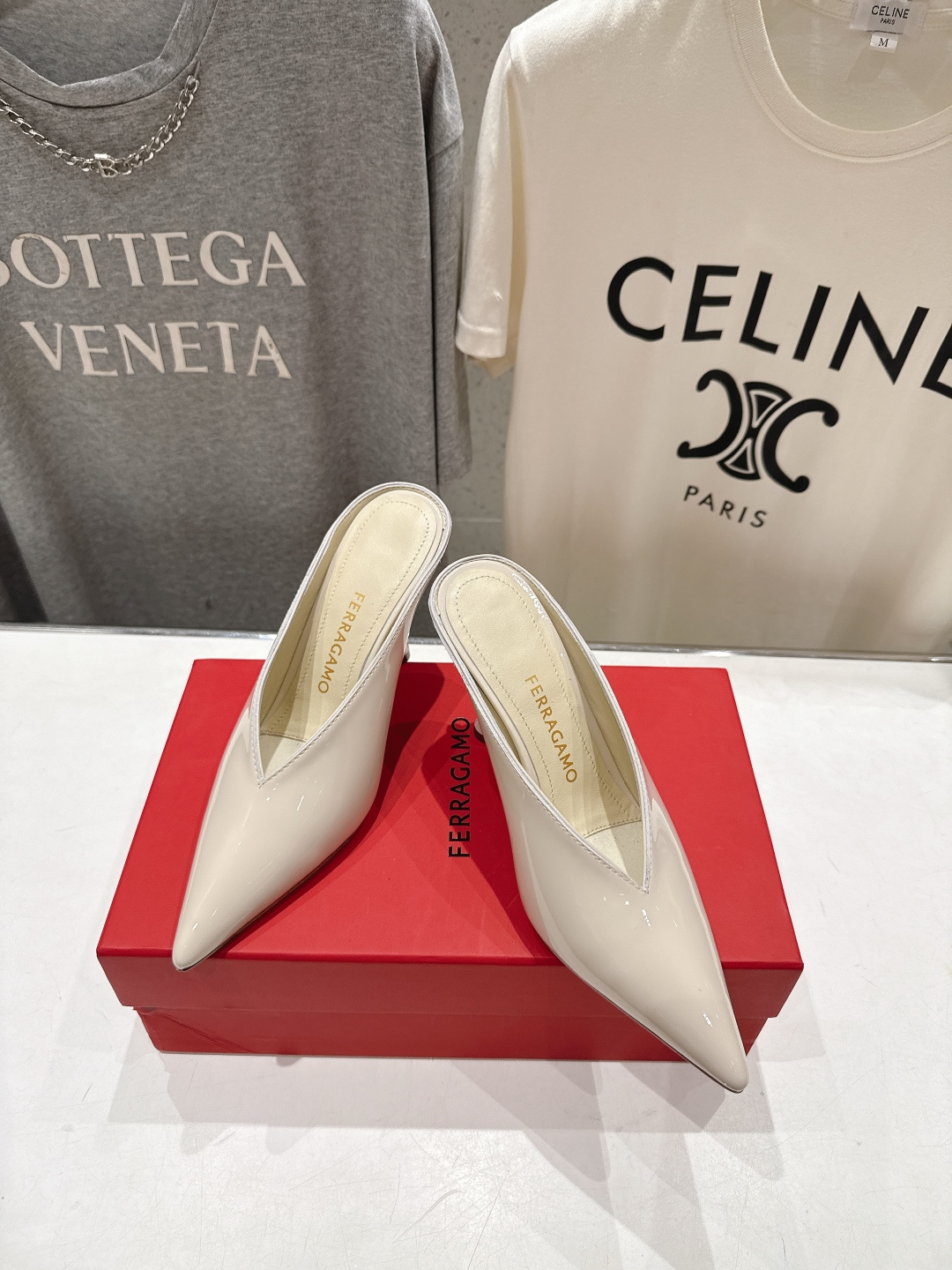 高版本出厂  FERRAGAMO/菲拉格慕F065  26ss夏季新款尖头高跟半包拖鞋菲拉格慕今期高频曝