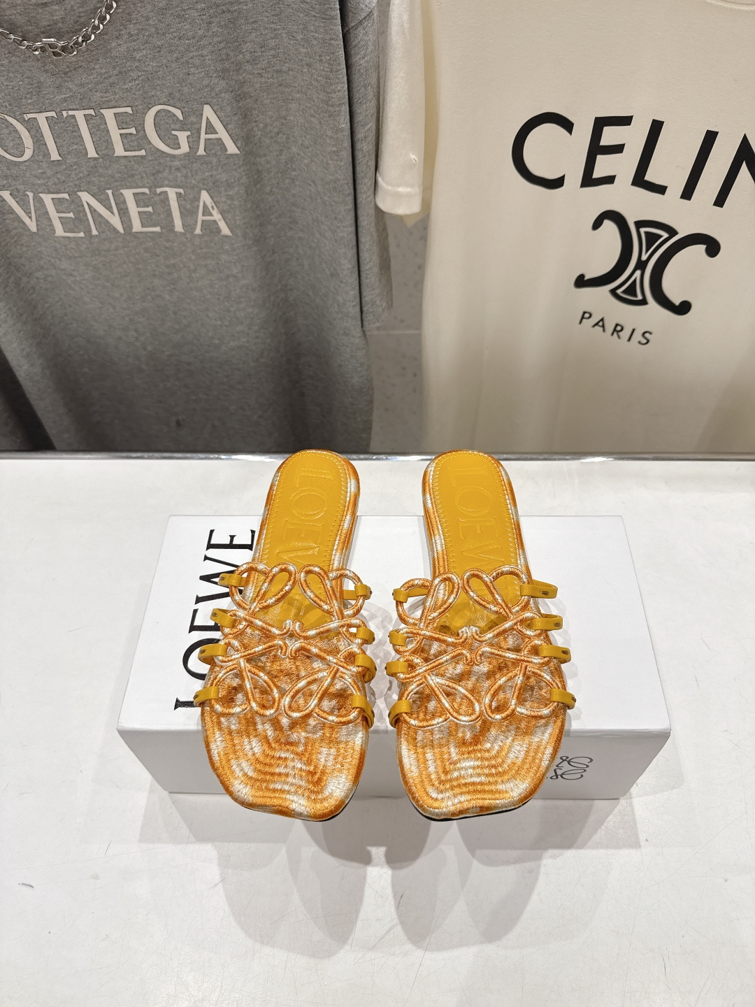 高版本出厂   LOEWE/罗意威2026/ss新品复古风平底沙滩拖鞋～小红书、外网火爆款最近大热的一款