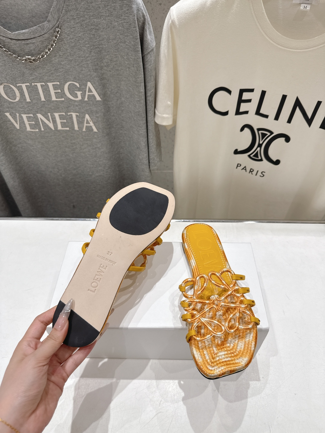 高版本出厂   LOEWE/罗意威2026/ss新品复古风平底沙滩拖鞋～小红书、外网火爆款最近大热的一款