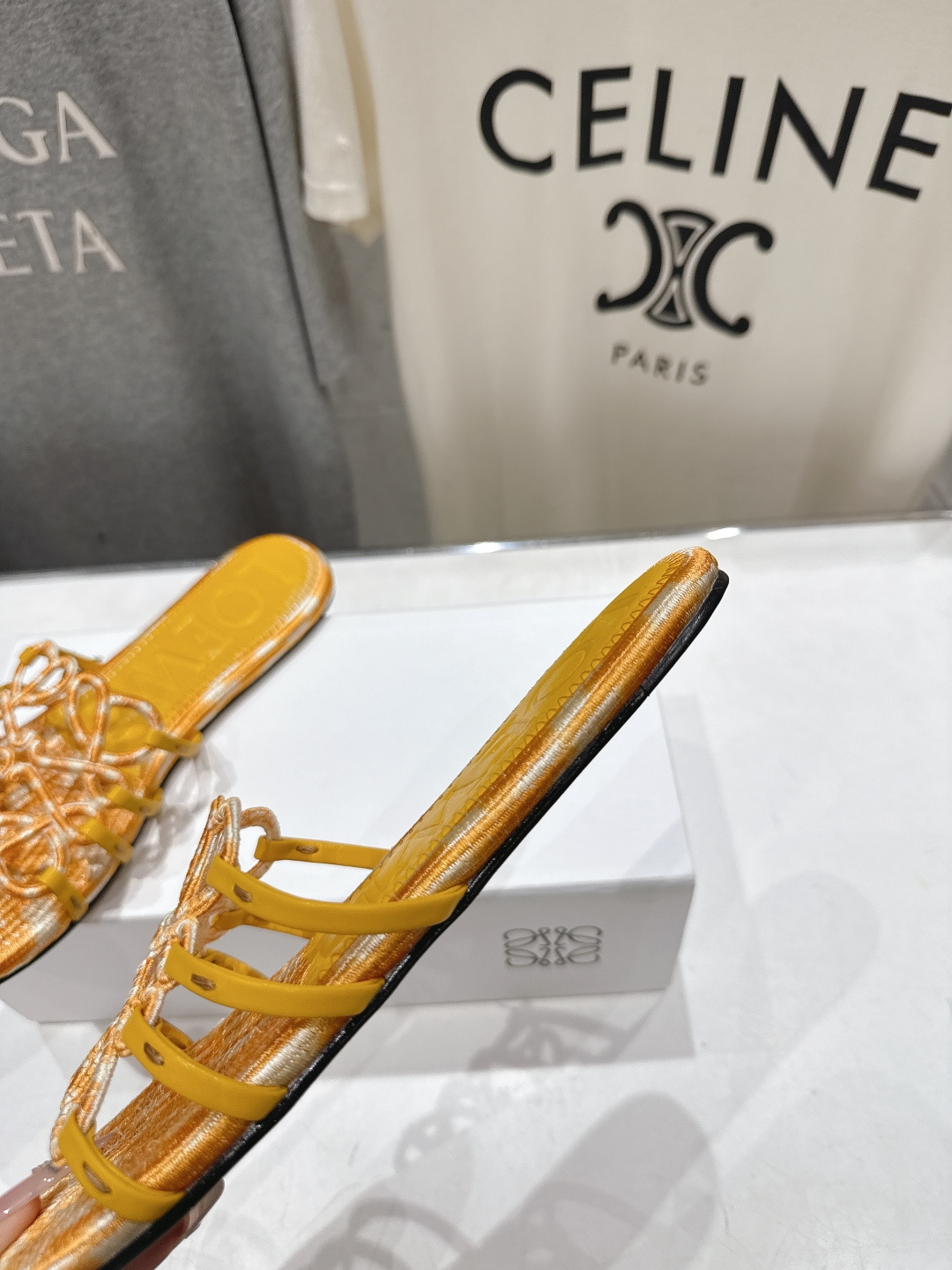 高版本出厂   LOEWE/罗意威2026/ss新品复古风平底沙滩拖鞋～小红书、外网火爆款最近大热的一款
